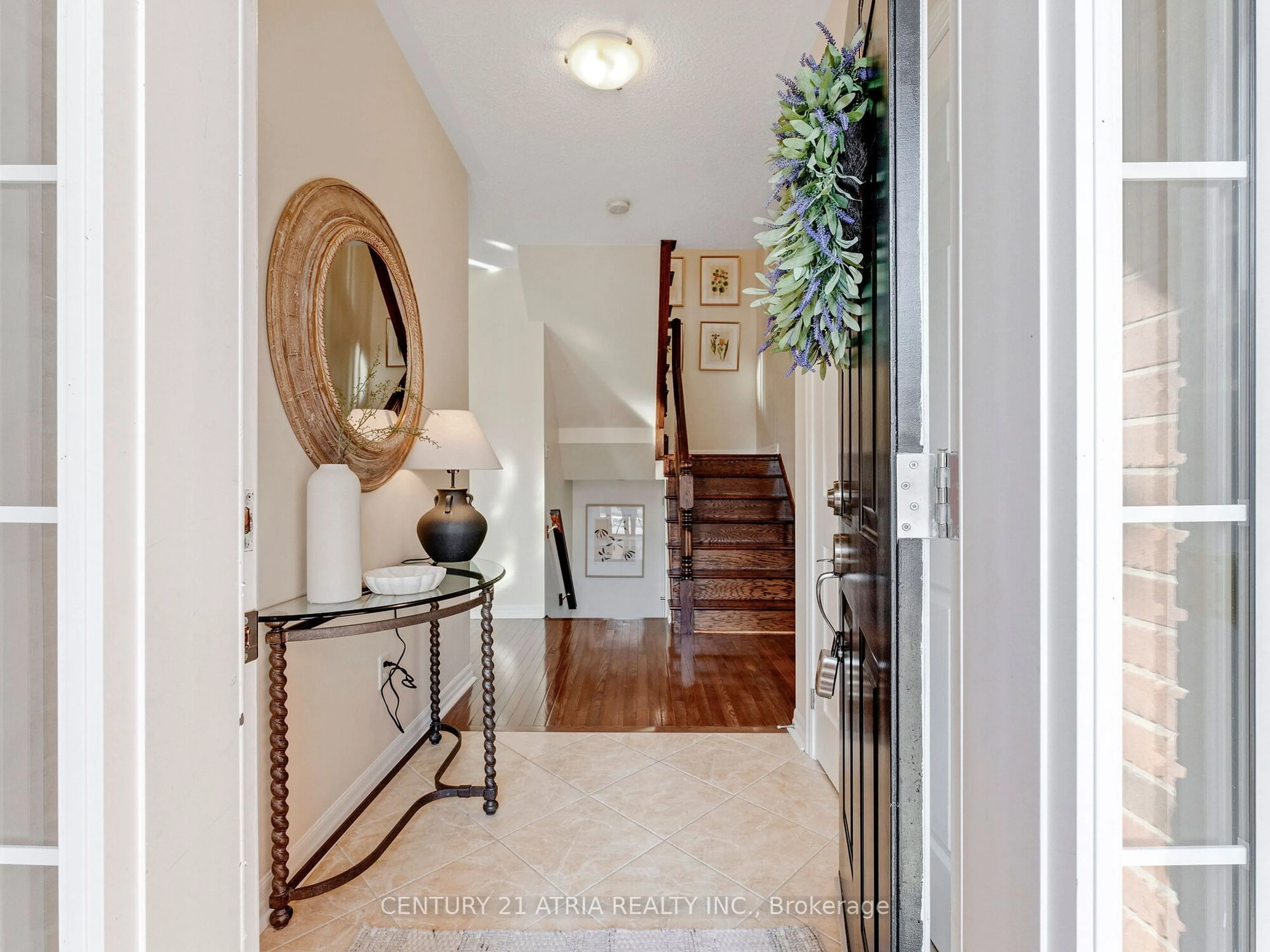 Indoor entryway for 190 Morning Dove Dr, Markham Ontario L6B 1L9