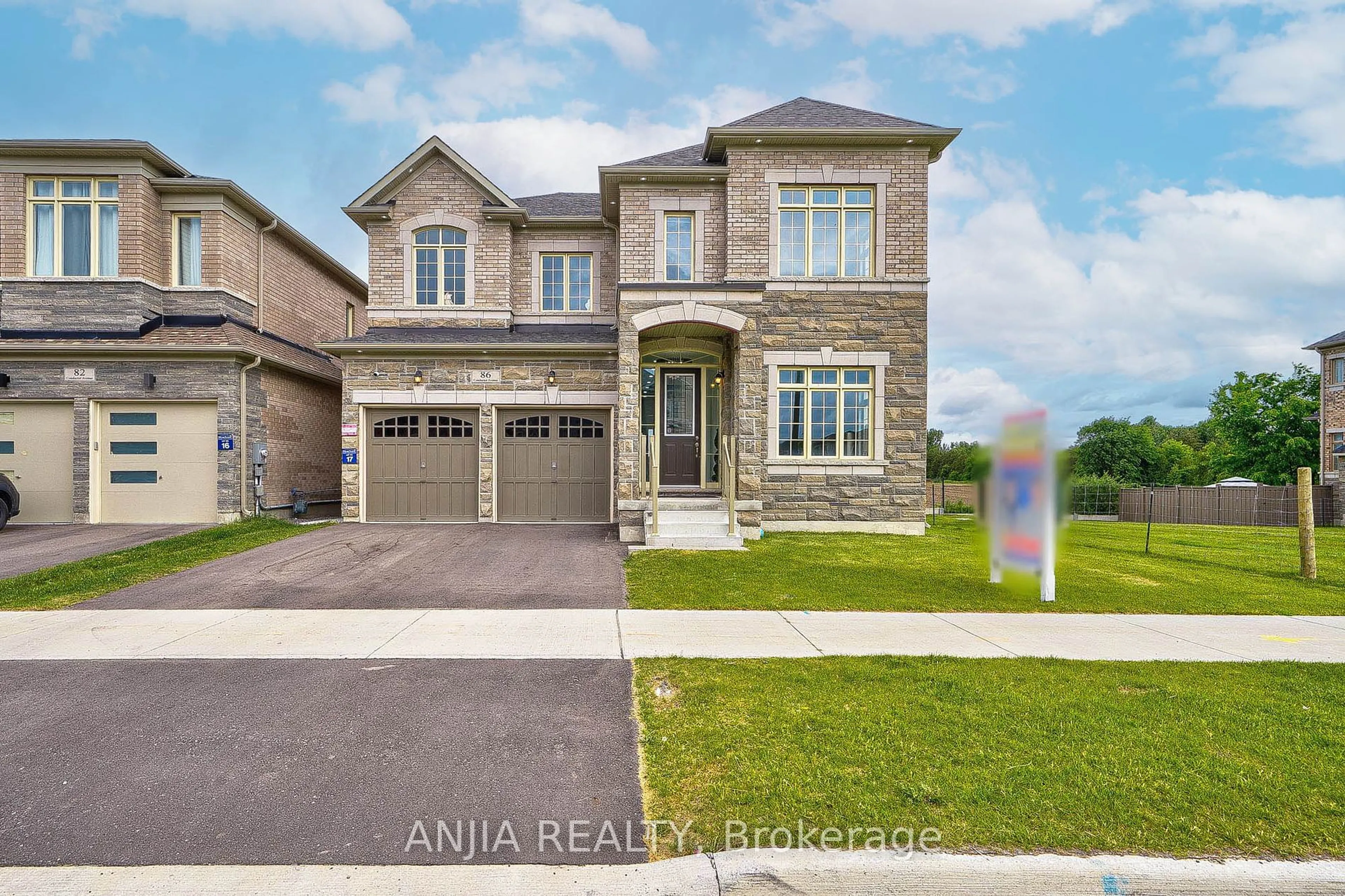 Home with brick exterior material, street for 86 Conductor Ave, Whitchurch-Stouffville Ontario L4A 4X5