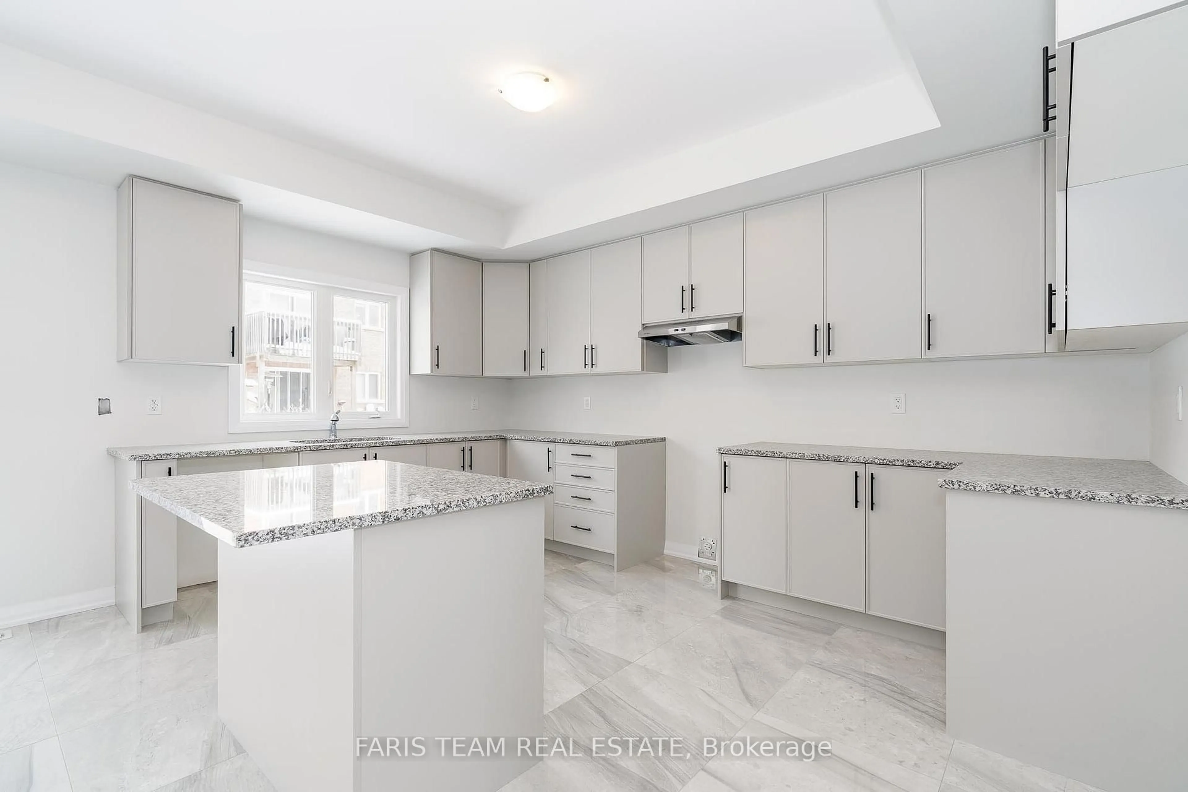 Open concept kitchen, ceramic/tile floor for 1394 Stovell Cres, Innisfil Ontario L0L 1W0