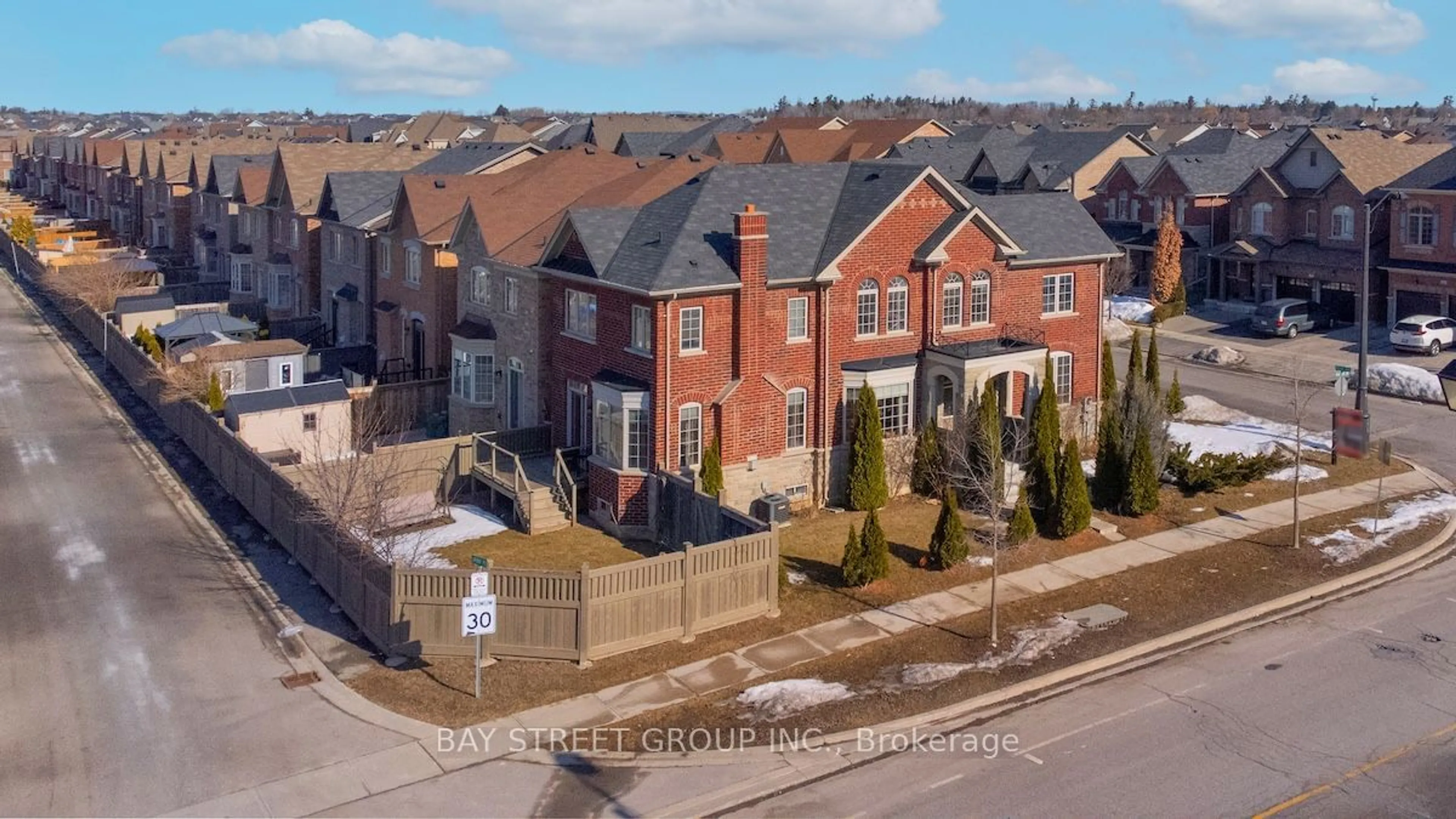 A pic from outside/outdoor area/front of a property/back of a property/a pic from drone, street for 2 Pelee Ave, Vaughan Ontario L4H 3Y2