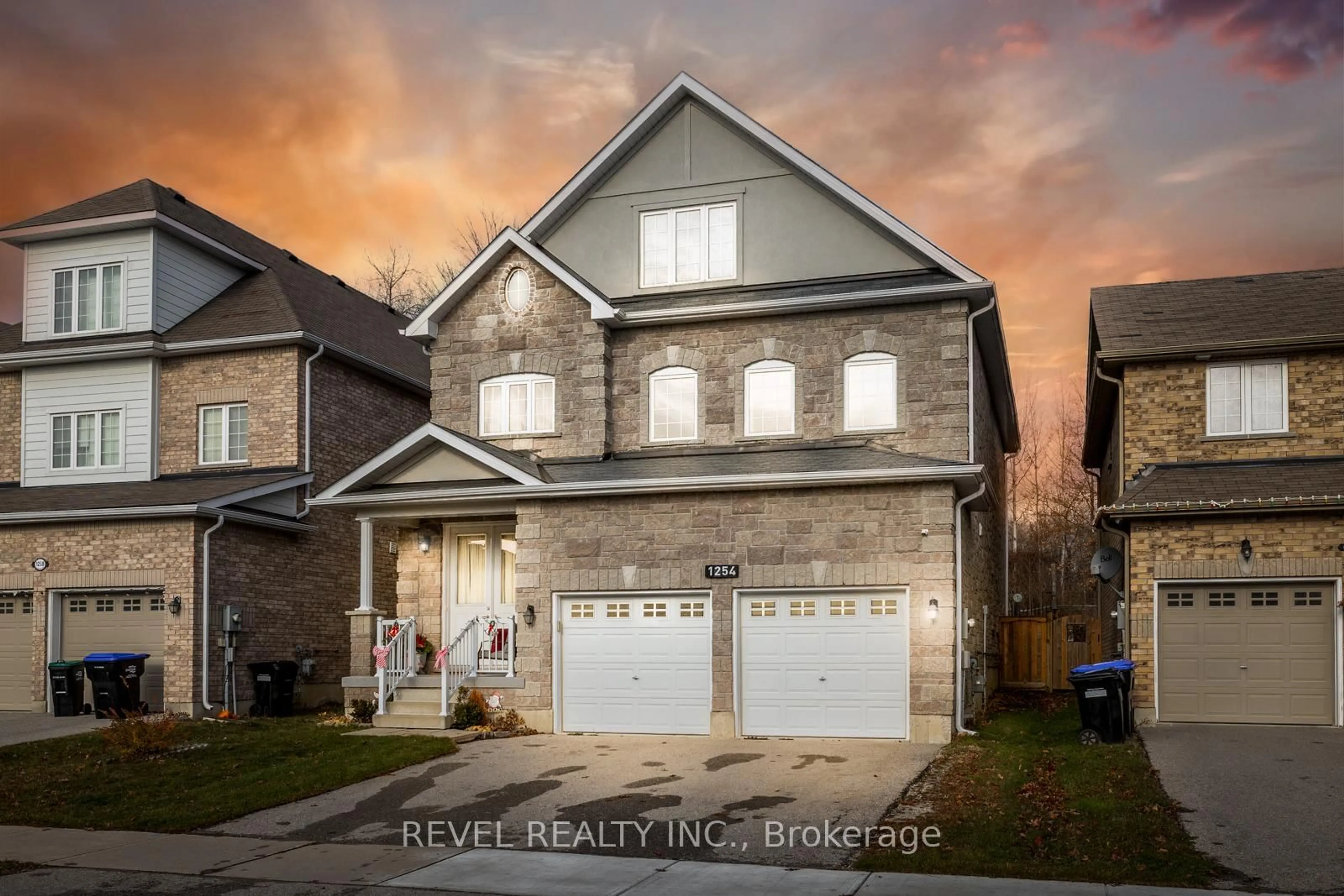 Home with brick exterior material, street for 1254 Leslie Dr, Innisfil Ontario L9S 0G3