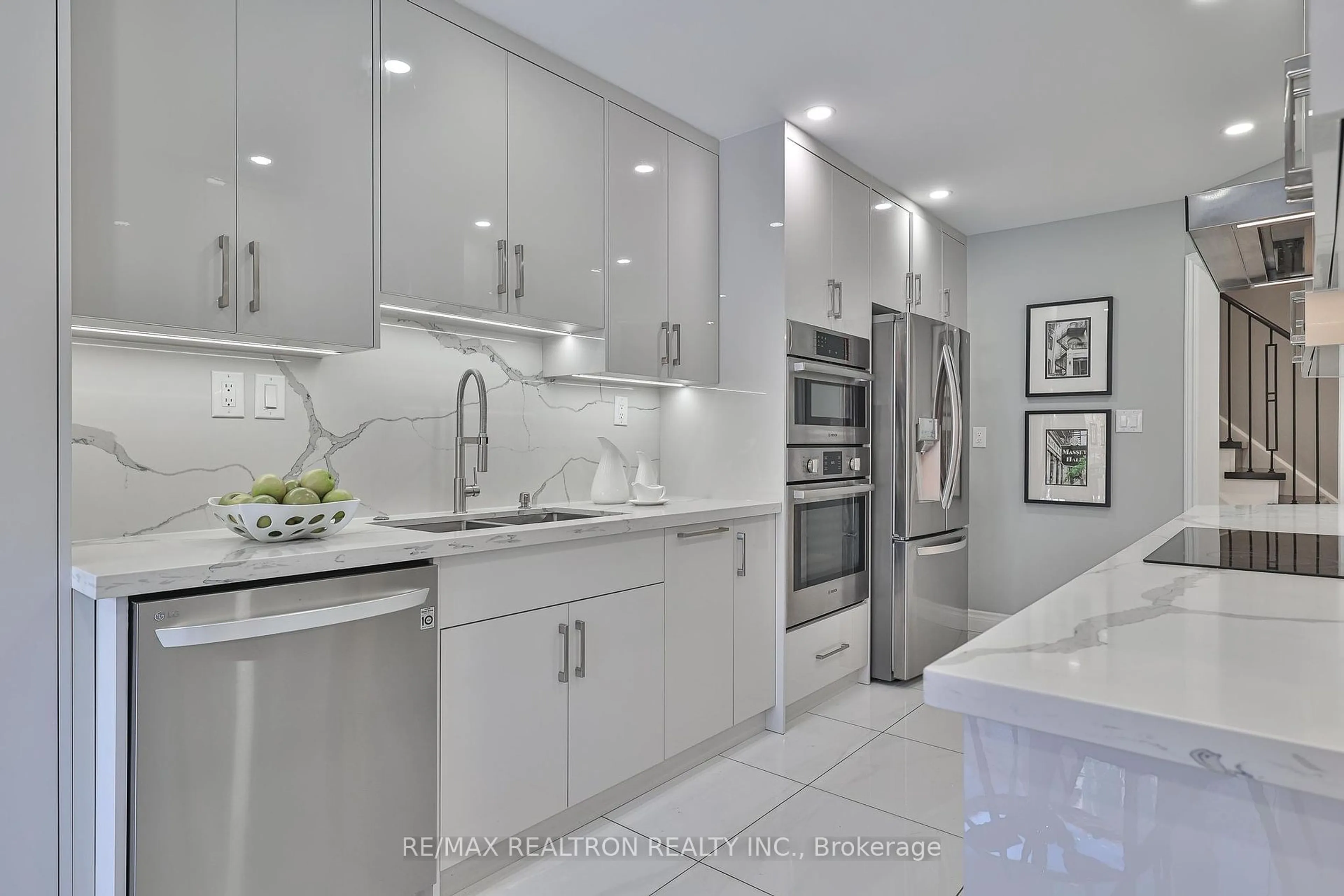 Contemporary kitchen, ceramic/tile floor for 11 Miriam Garden Way, Vaughan Ontario L4J 8H5