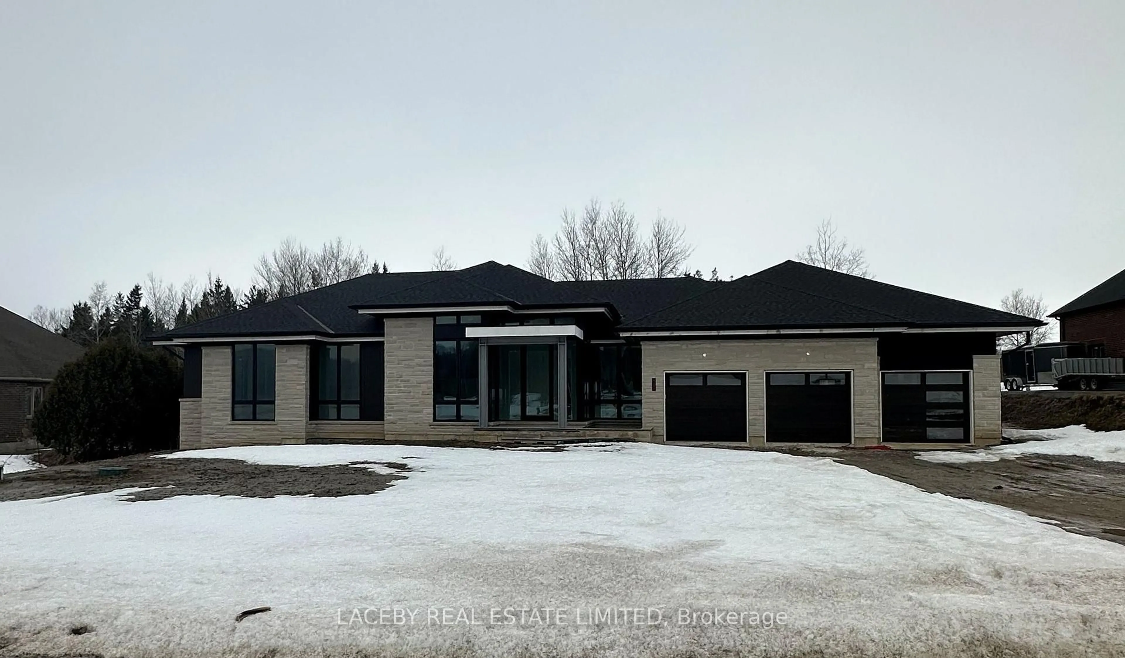 Home with brick exterior material, building for 130 Dale Cres, Bradford West Gwillimbury Ontario L0L 1L0