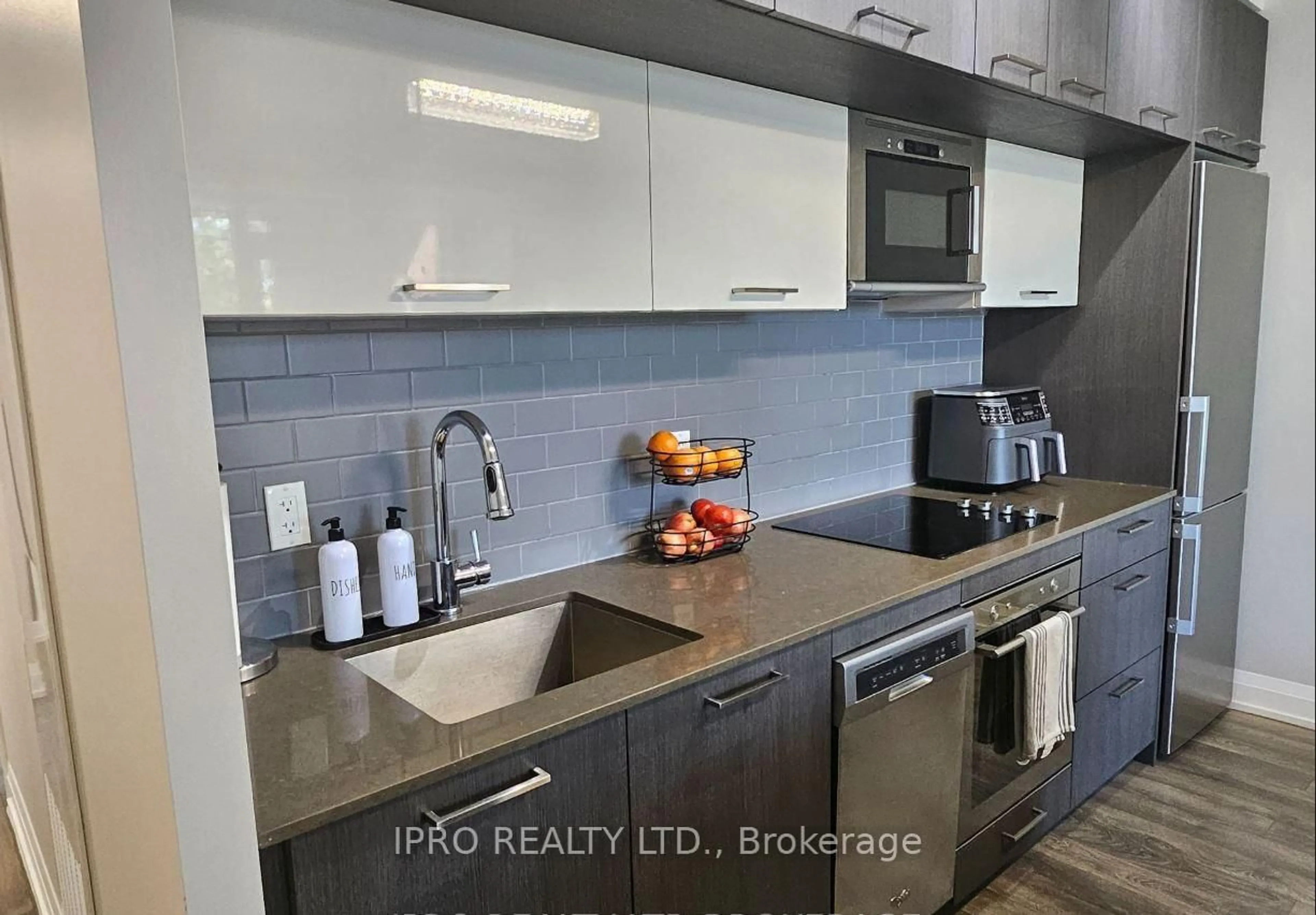 Standard kitchen, unknown for 4800 Highway 7 St #211, Vaughan Ontario L4L 1H8