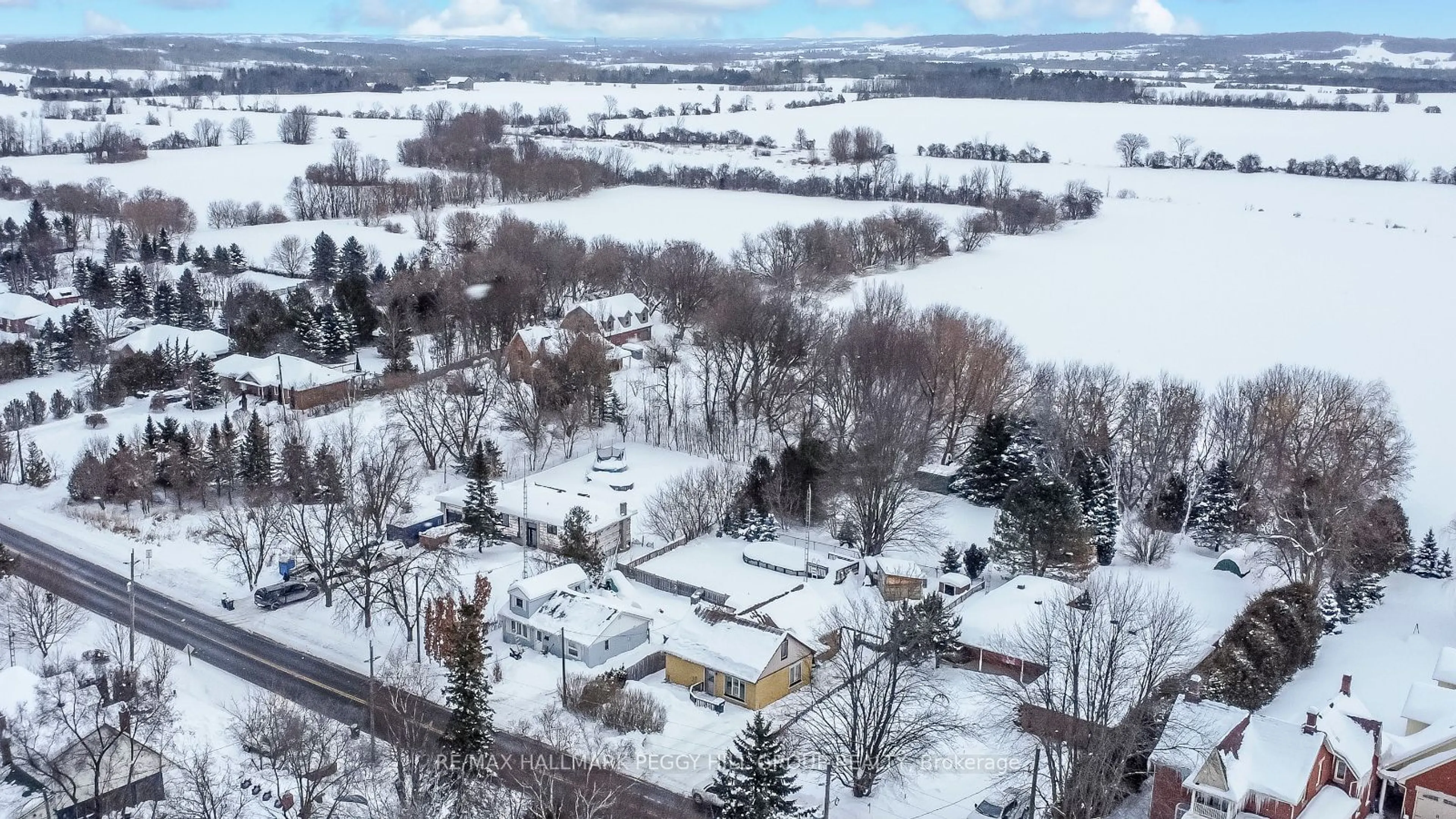 A pic from outside/outdoor area/front of a property/back of a property/a pic from drone, unknown for 2139 Adjala-Tecumseth Townline N/A, New Tecumseth Ontario L0G 1W0