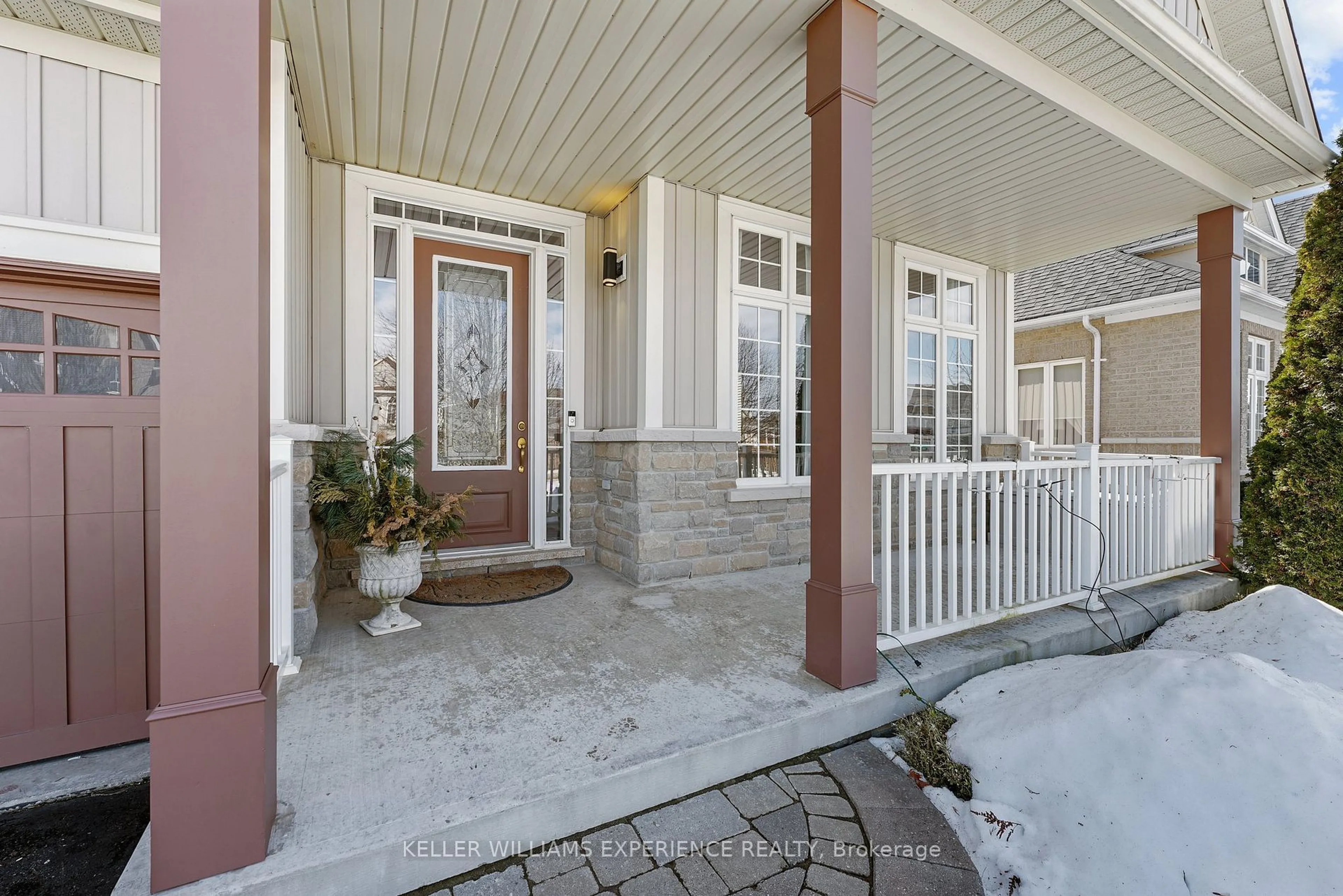 Indoor entryway for 31 Collier Cres, Essa Ontario L3W 0M6