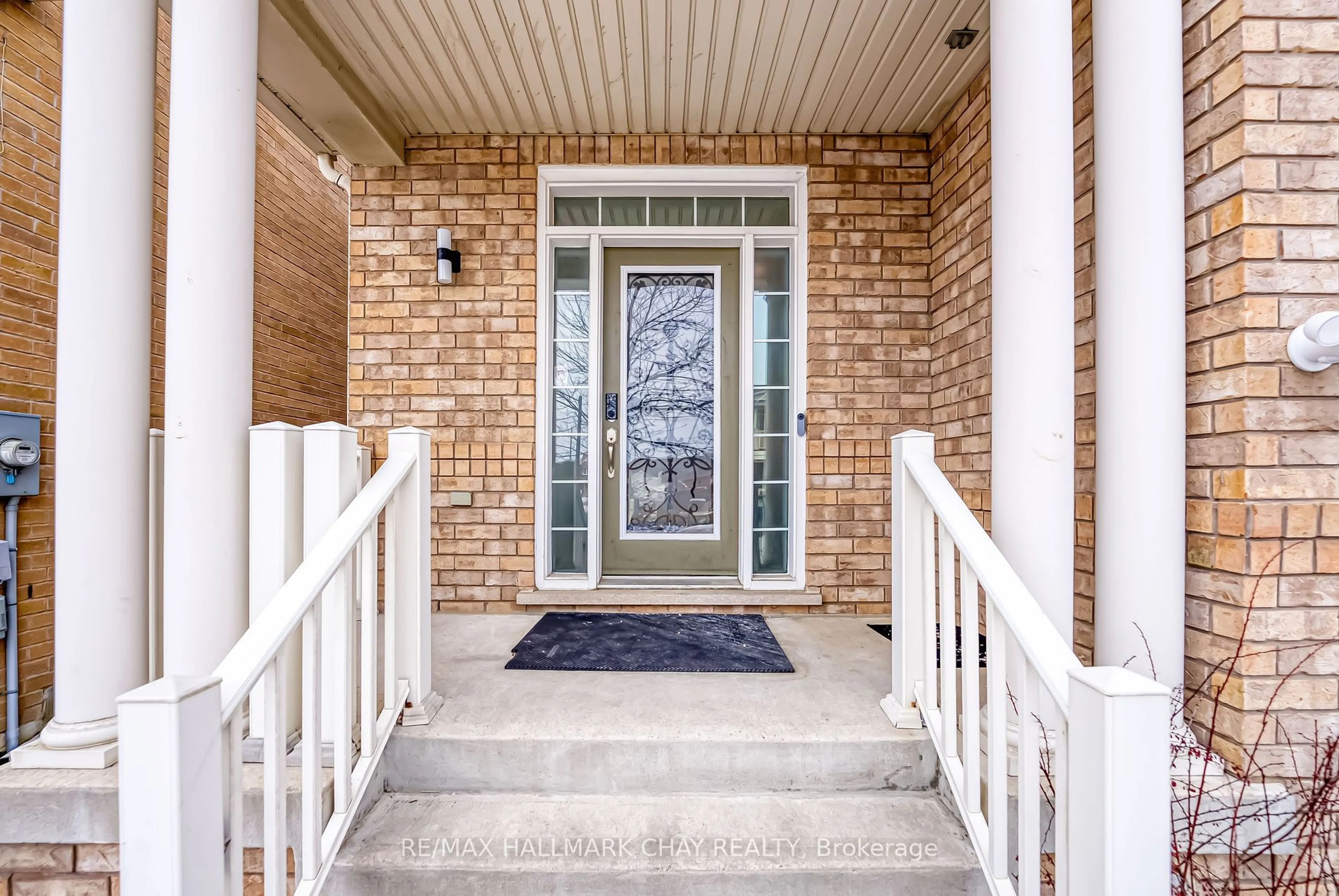 Indoor entryway for 63 Ross Patrick Cres, Newmarket Ontario L3X 3K3