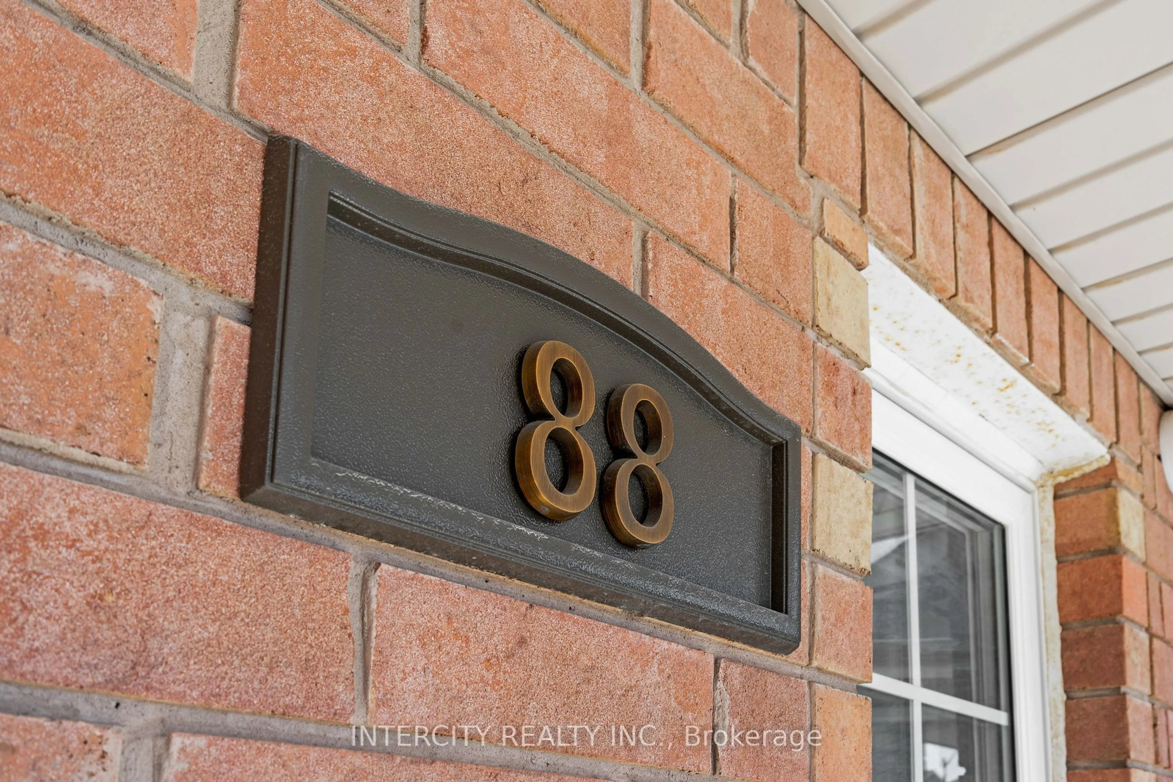 Indoor entryway for 88 Canyon Gate Cres, Vaughan Ontario L6A 0C2