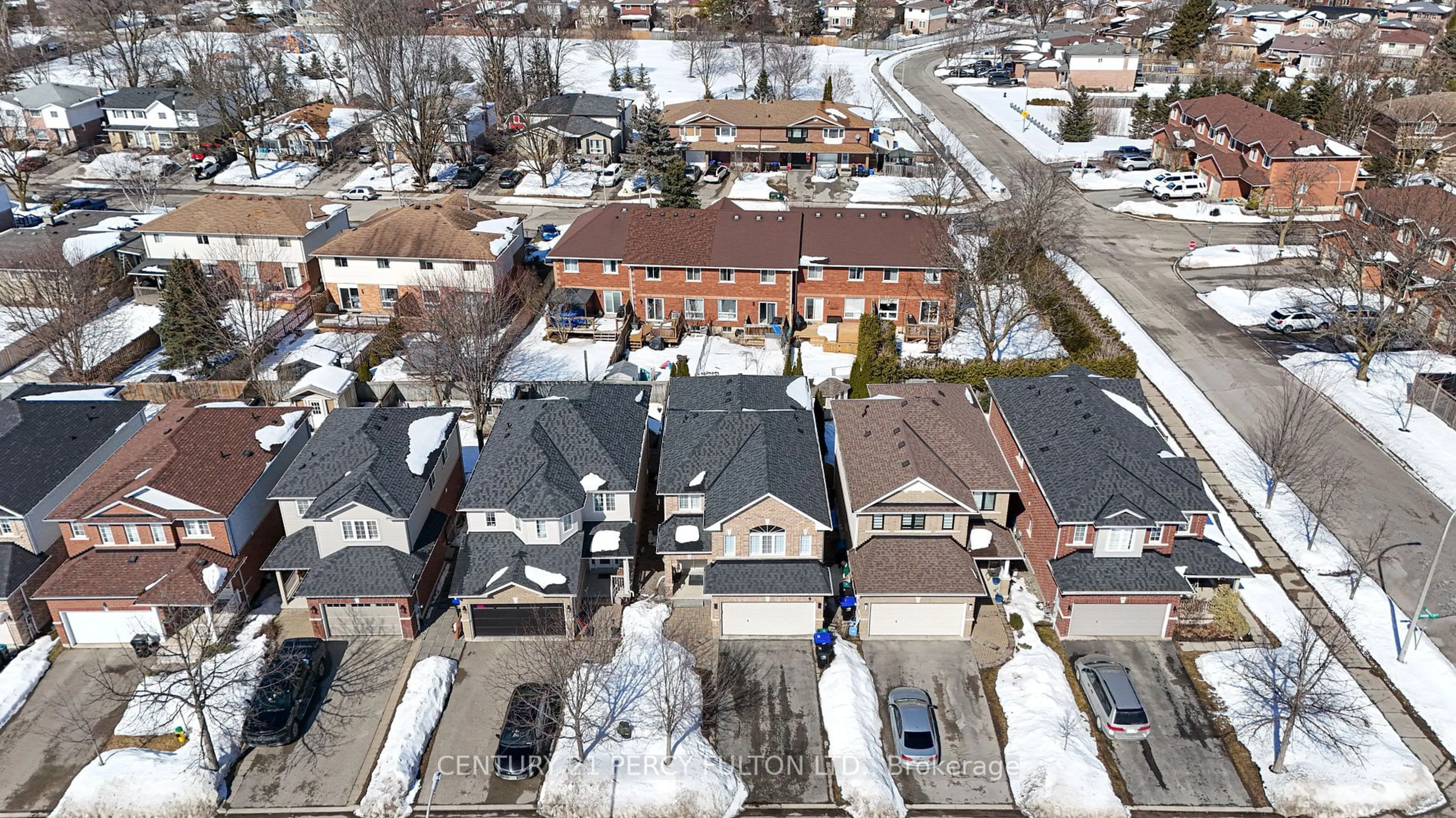 A pic from outside/outdoor area/front of a property/back of a property/a pic from drone, city buildings view from balcony for 84 Anderson Rd, New Tecumseth Ontario L9R 0B2