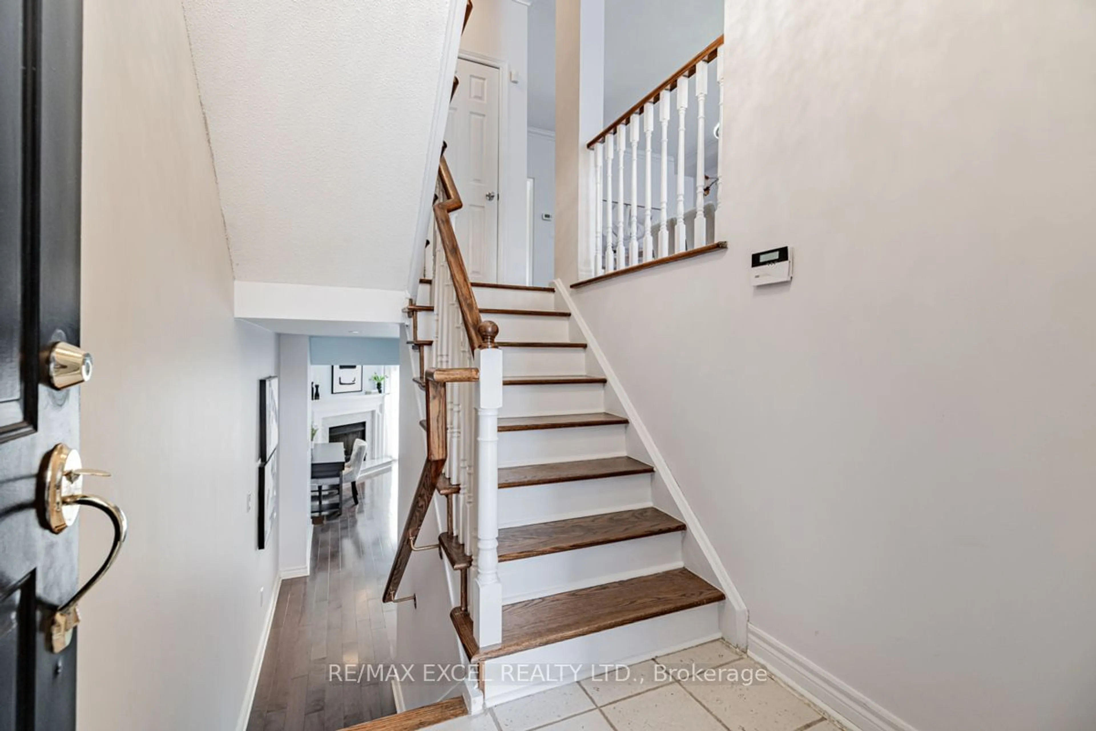 Stairs for 91 Thornway Ave, Vaughan Ontario L4J 7Z4