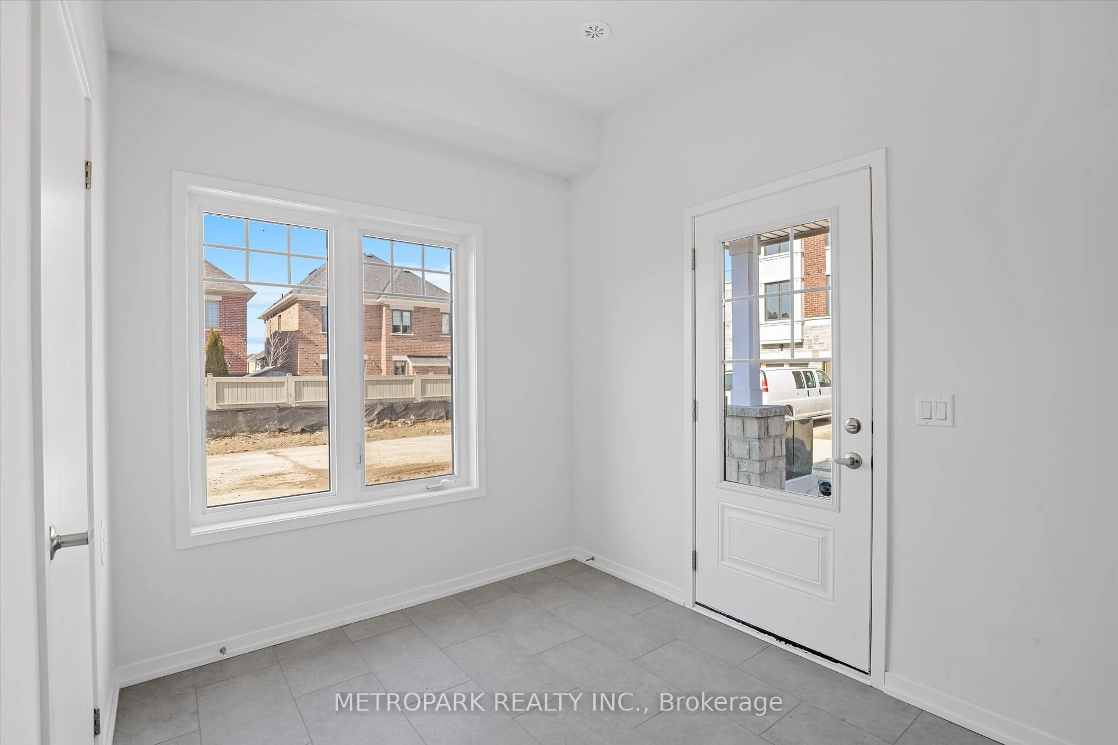 Indoor entryway for 21 Pierre Berton Blvd, Vaughan Ontario L4H 4V2