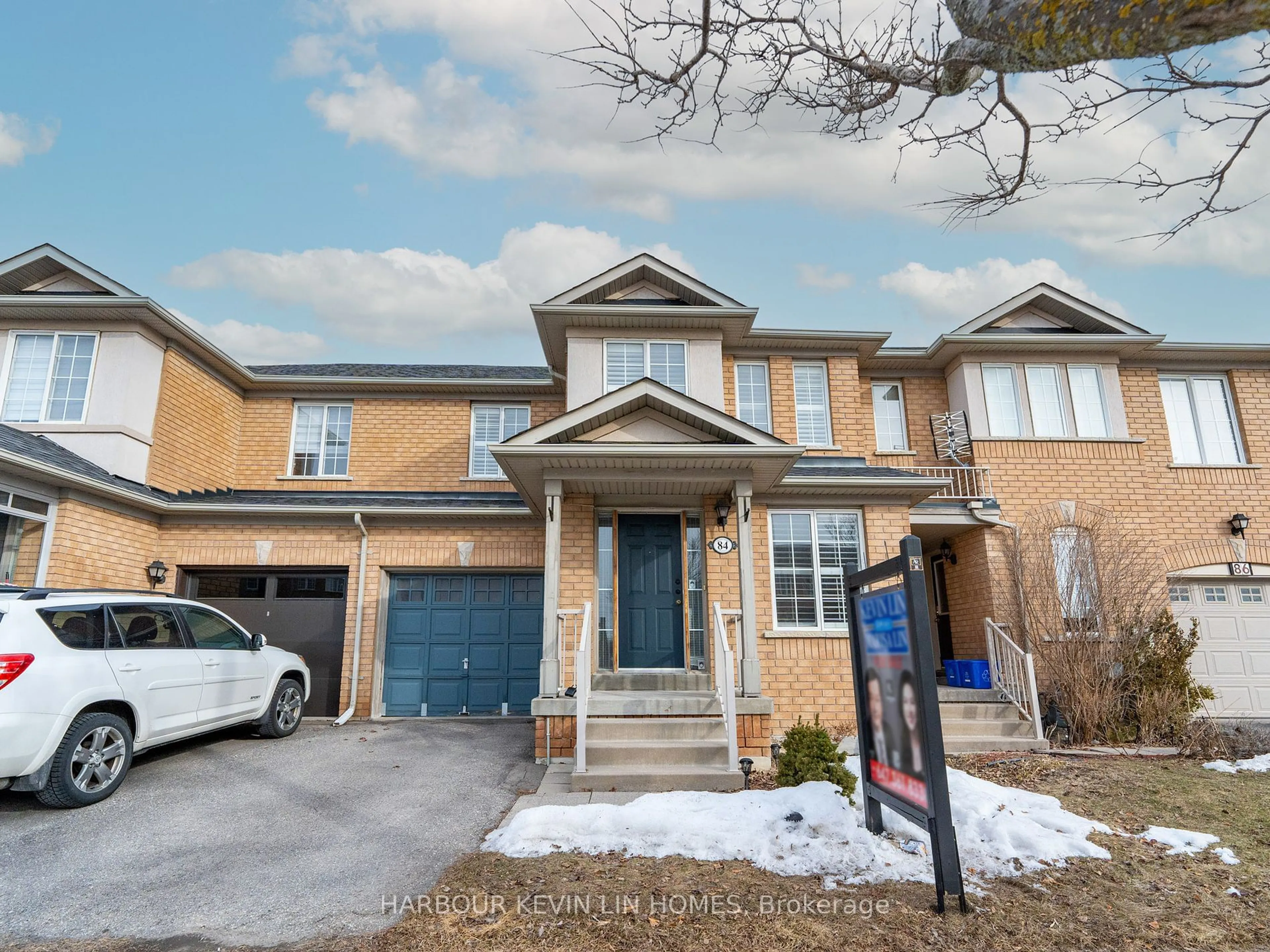 Home with brick exterior material, street for 84 Grasslands Ave, Richmond Hill Ontario L4B 4K5