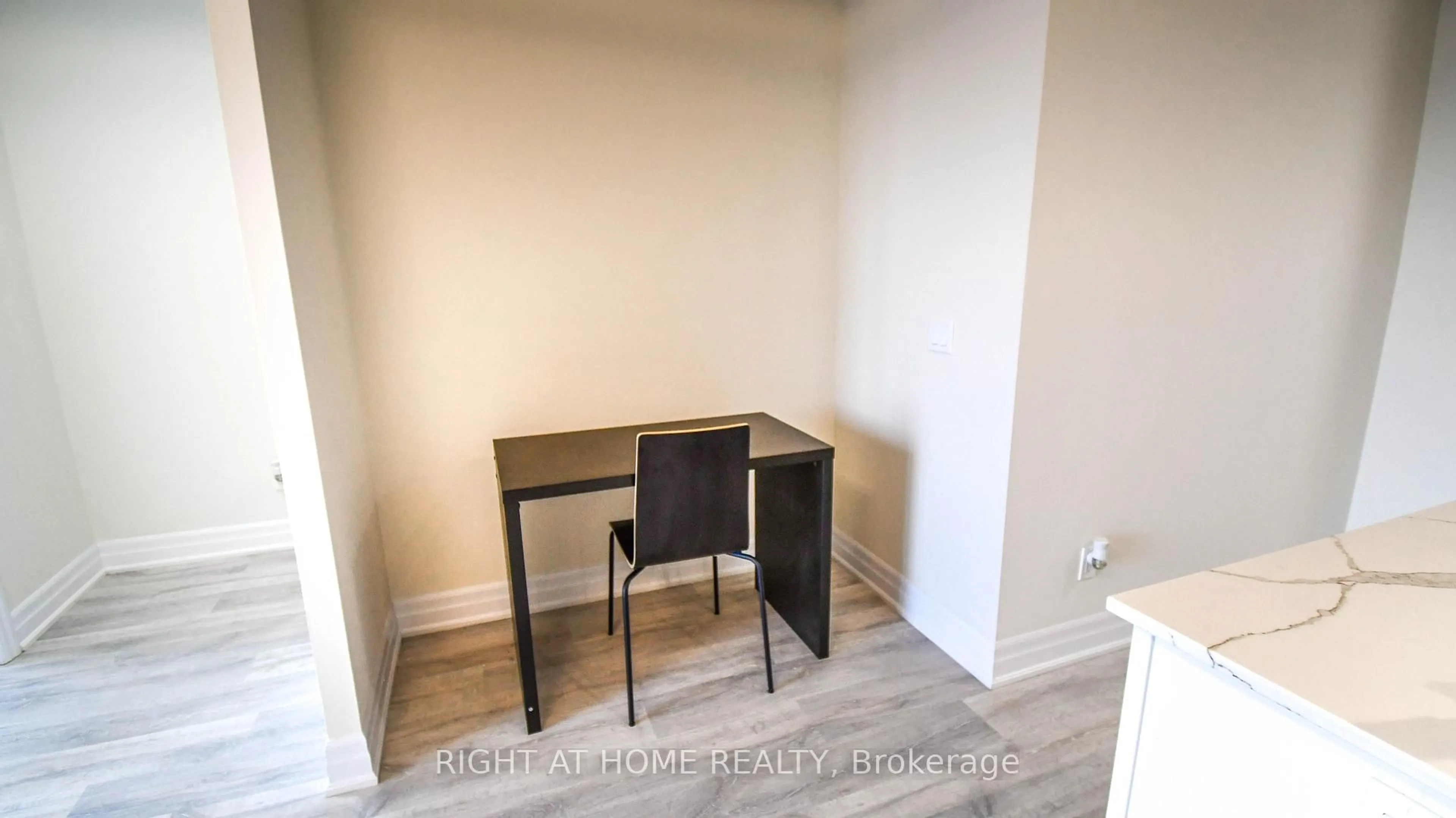 A pic of a room for 9085 Jane St #811, Vaughan Ontario L4K 5P1