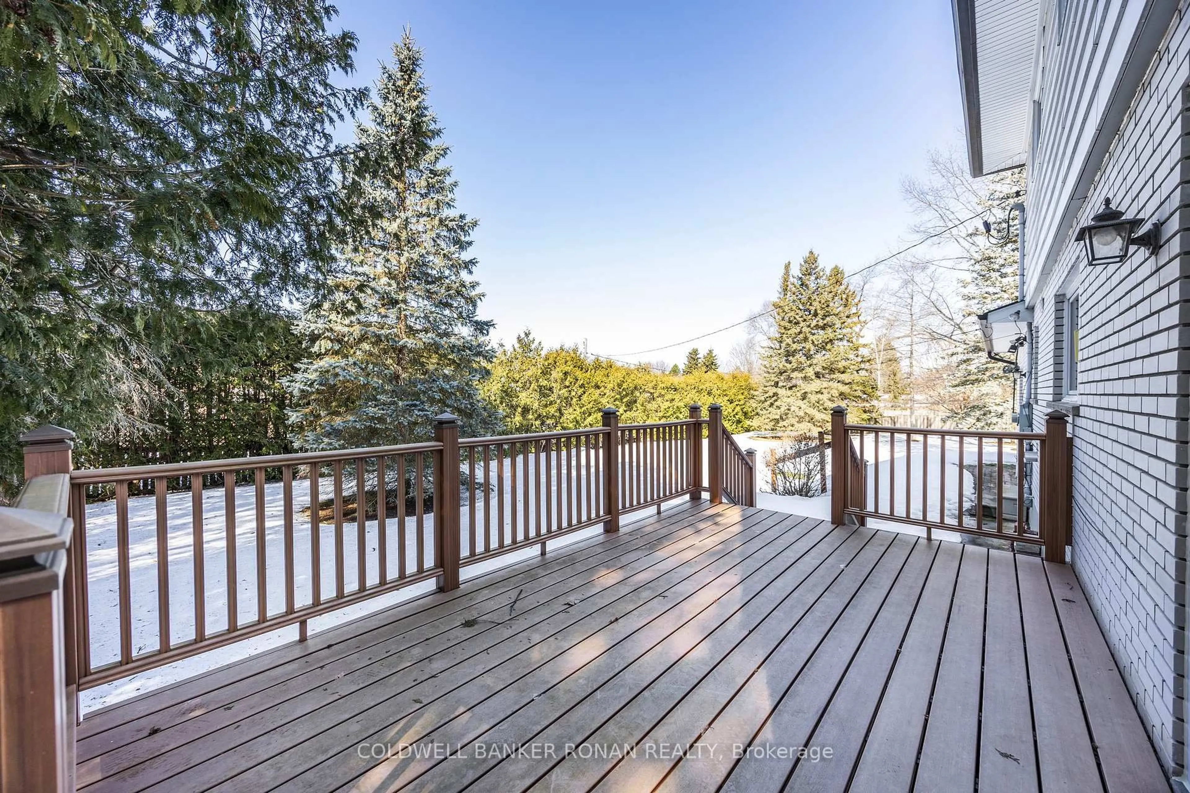 Patio, forest/trees view for 40 William St, New Tecumseth Ontario L9R 1M7