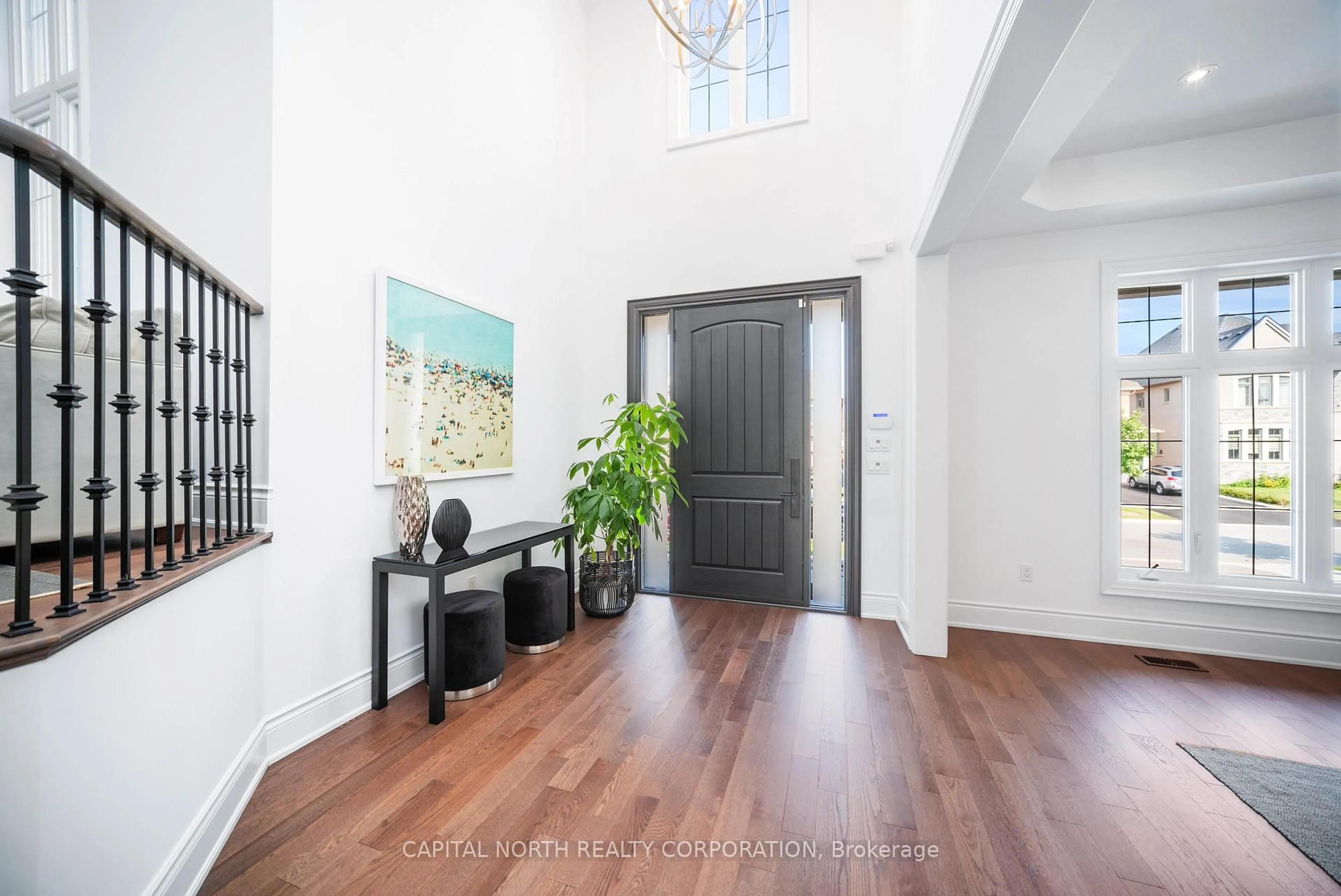 Indoor entryway for 8 Kinghorn Rd, King Ontario L7B 0M8