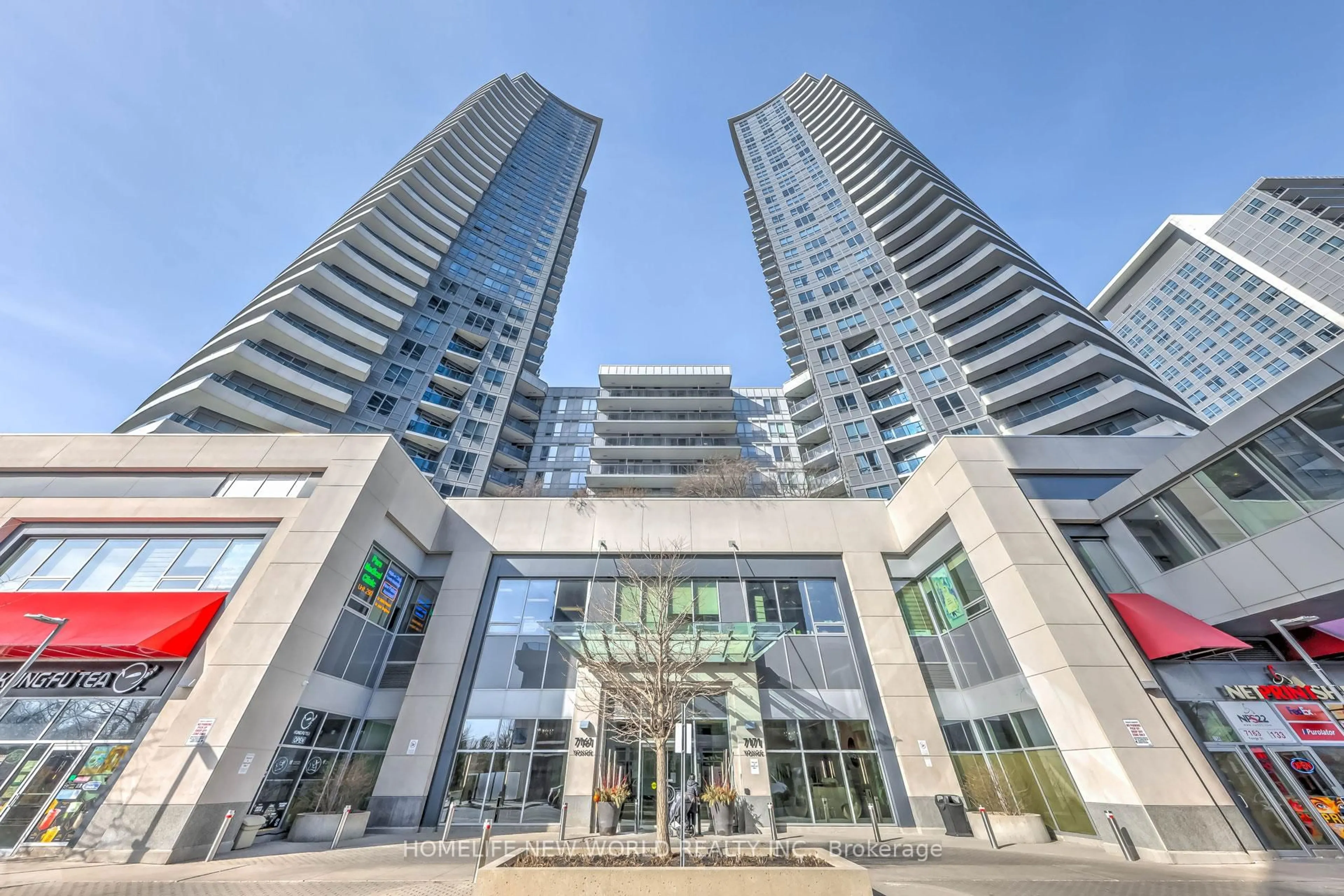 Indoor foyer for 7161 Yonge St #1230, Markham Ontario L3T 0C8