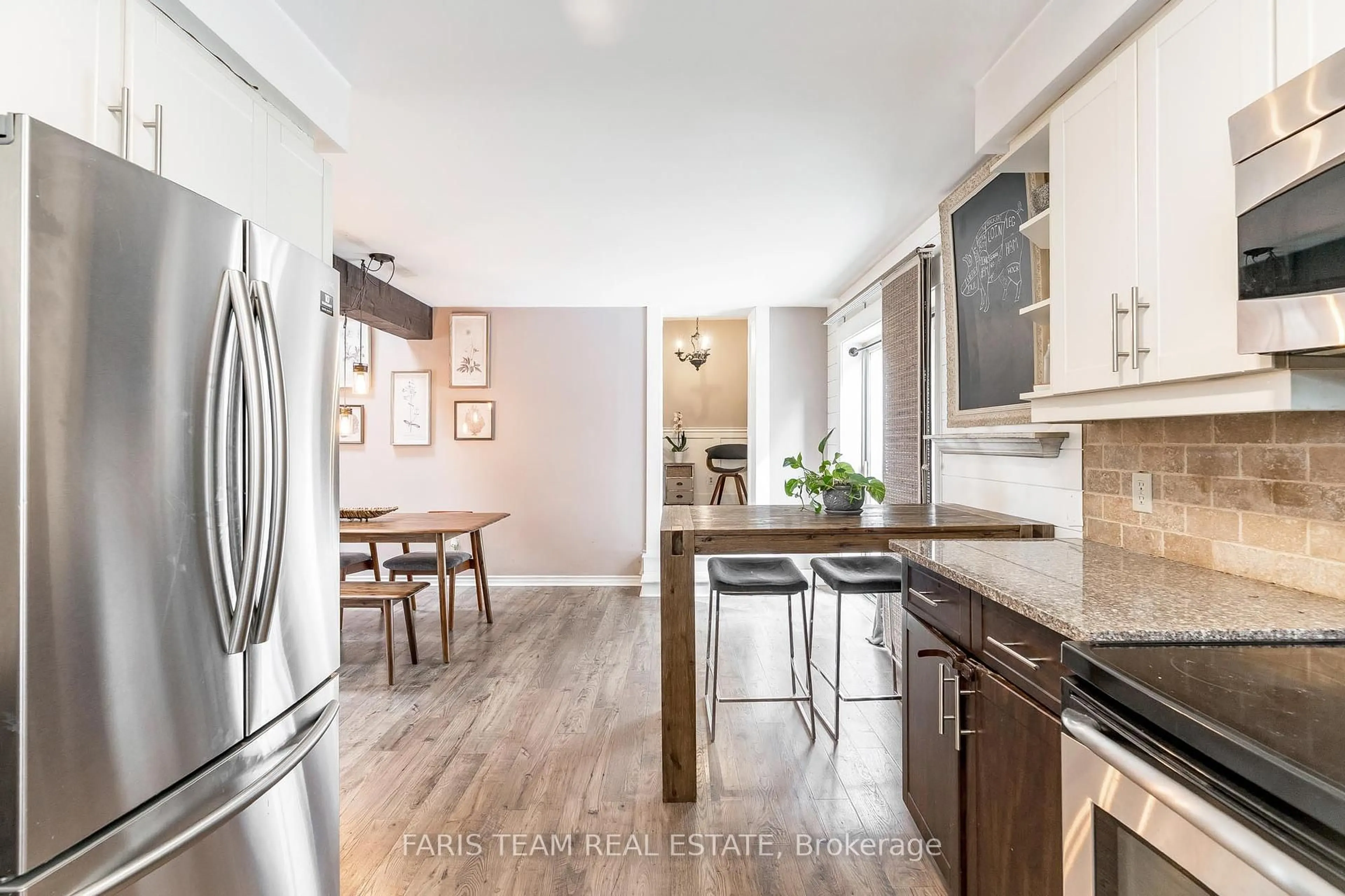 Open concept kitchen, unknown for 4313 10th Sdrd, Bradford West Gwillimbury Ontario L3Z 3V7