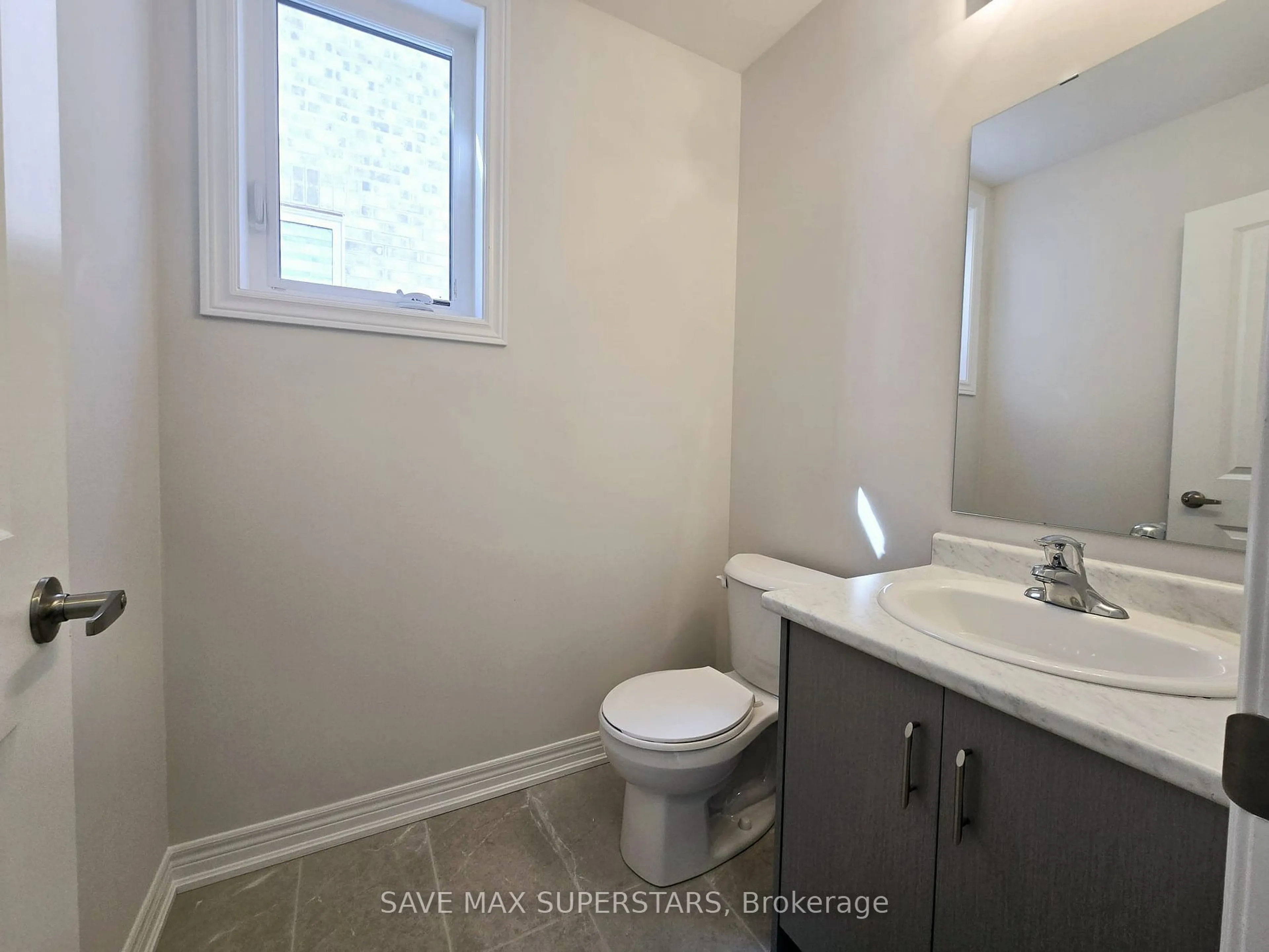 Standard bathroom, unknown for 1441 Davis loop Circ, Innisfil Ontario L0L 1W0