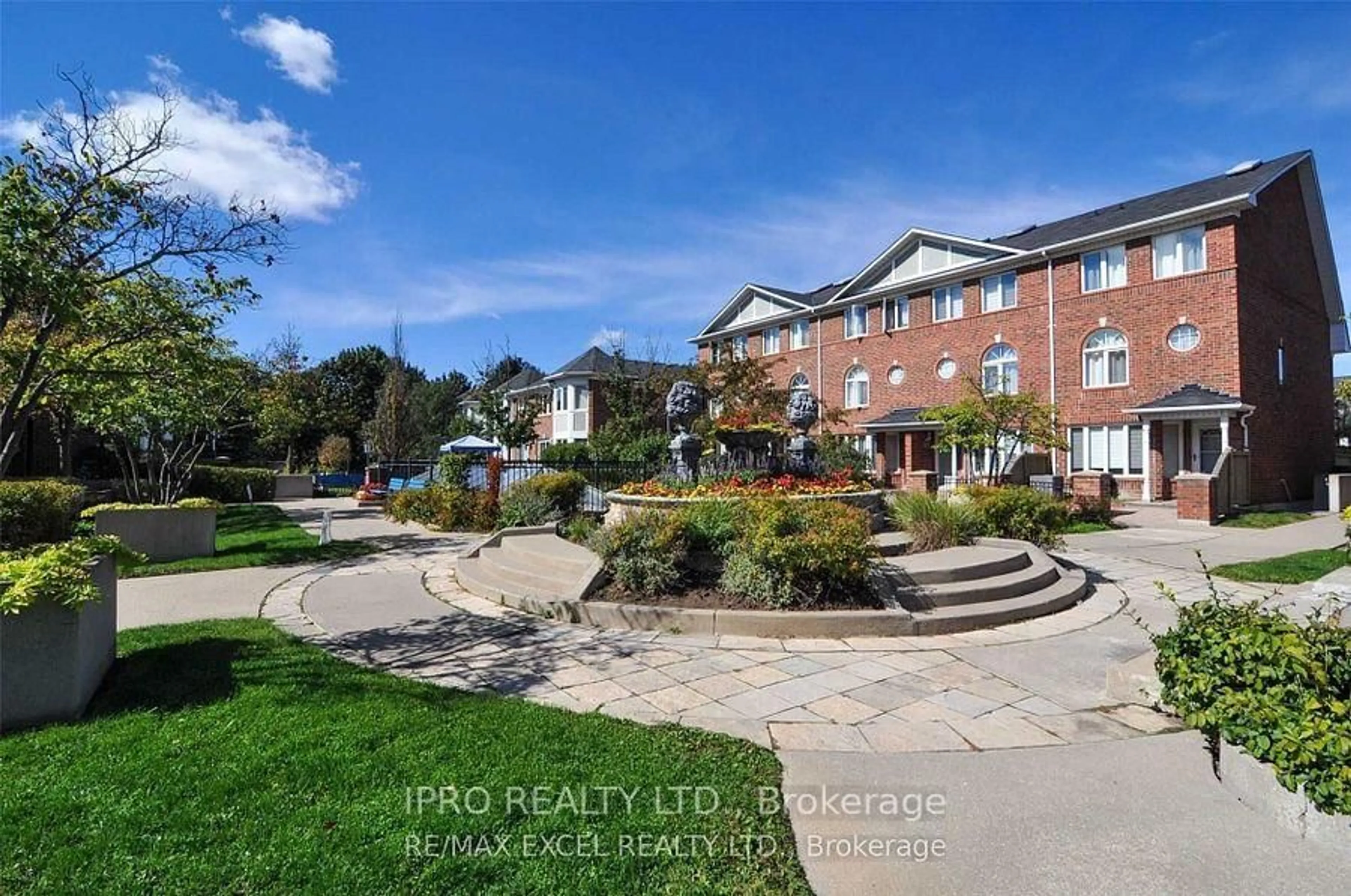 A pic from outside/outdoor area/front of a property/back of a property/a pic from drone, street for 7378 Yonge St #303, Vaughan Ontario L4J 8J1