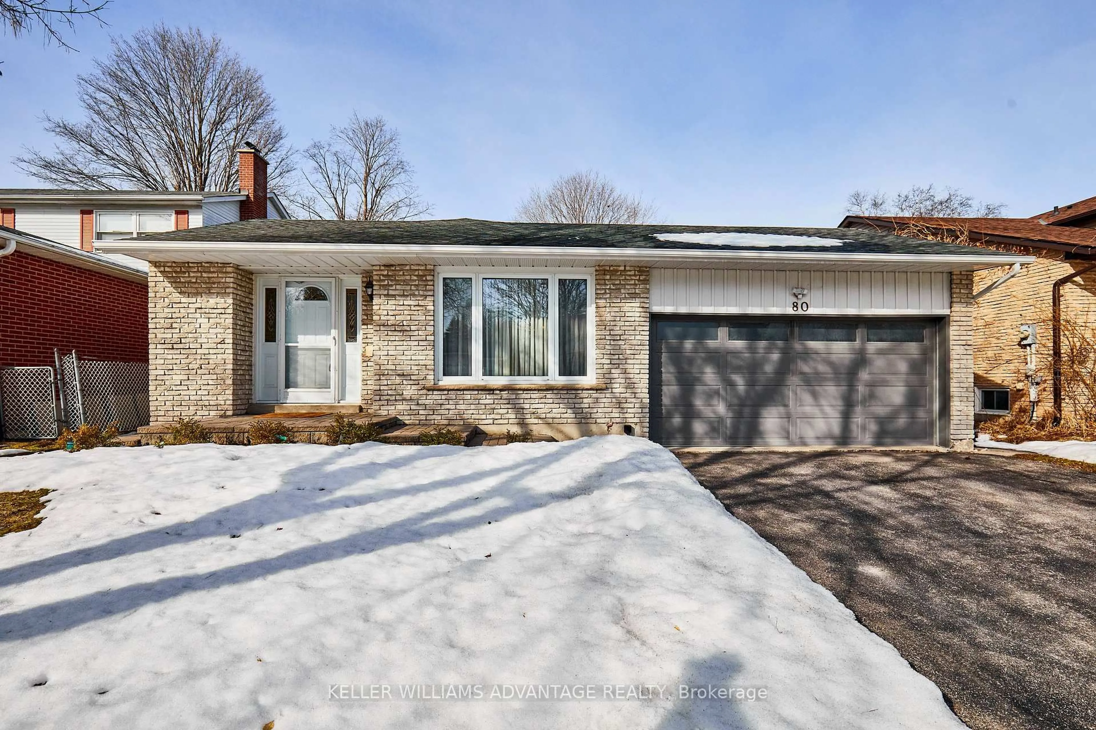 Home with brick exterior material, street for 80 Rutledge Ave, Newmarket Ontario L3Y 5T4