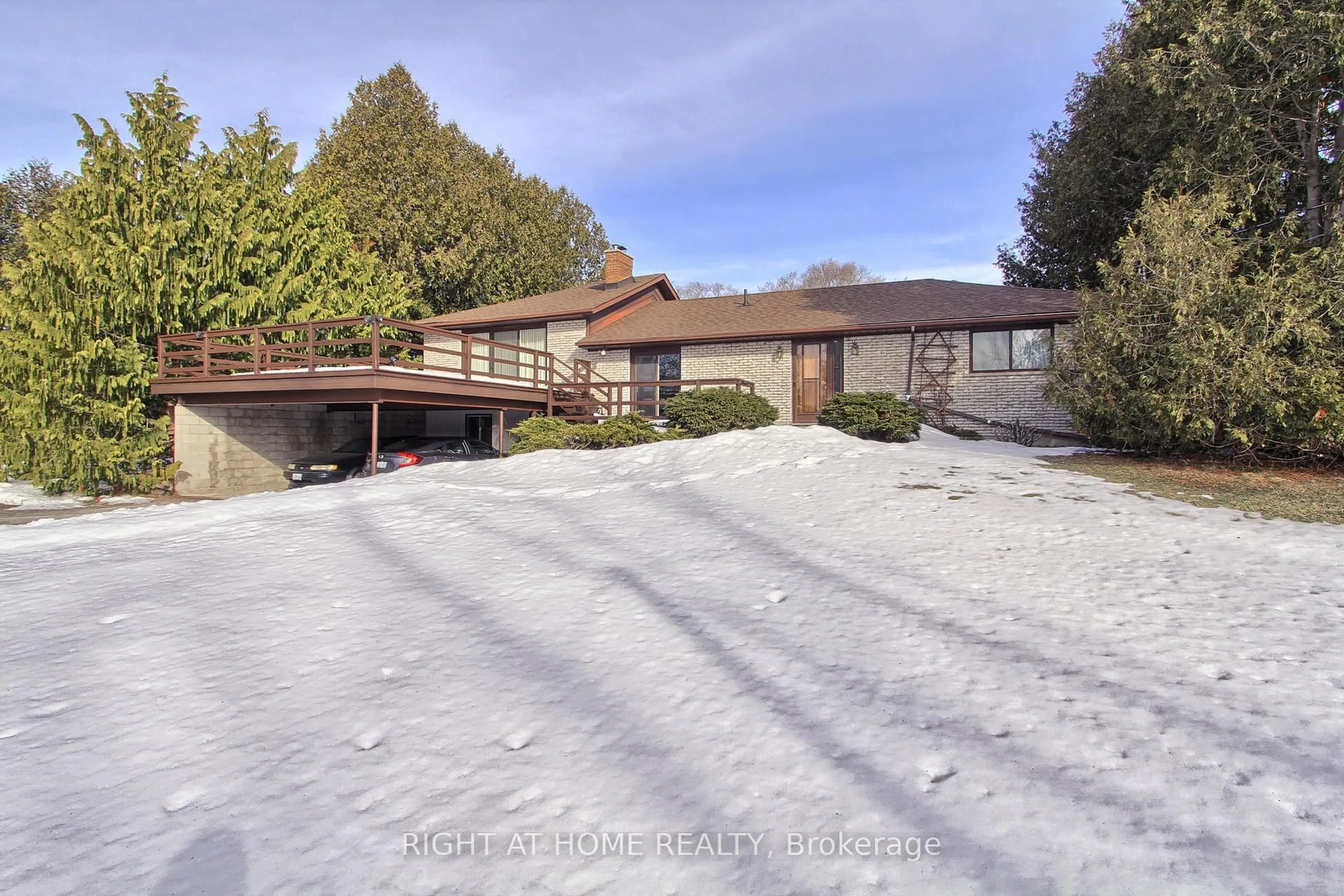 A pic from outside/outdoor area/front of a property/back of a property/a pic from drone, unknown for 3422 Boag Rd, East Gwillimbury Ontario L0G 1R0