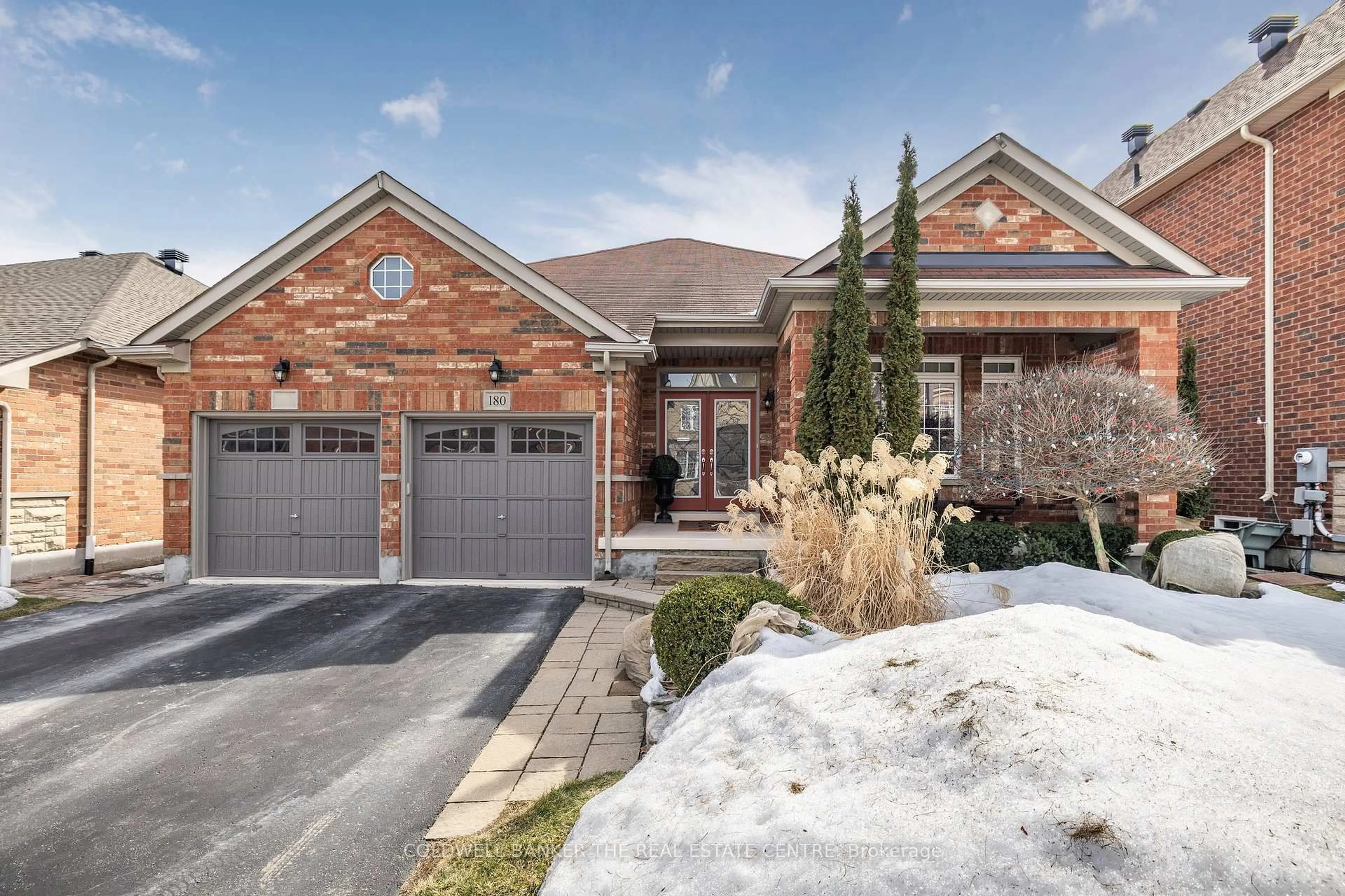 Home with brick exterior material, street for 180 Tonner Cres, Aurora Ontario L4G 0G8