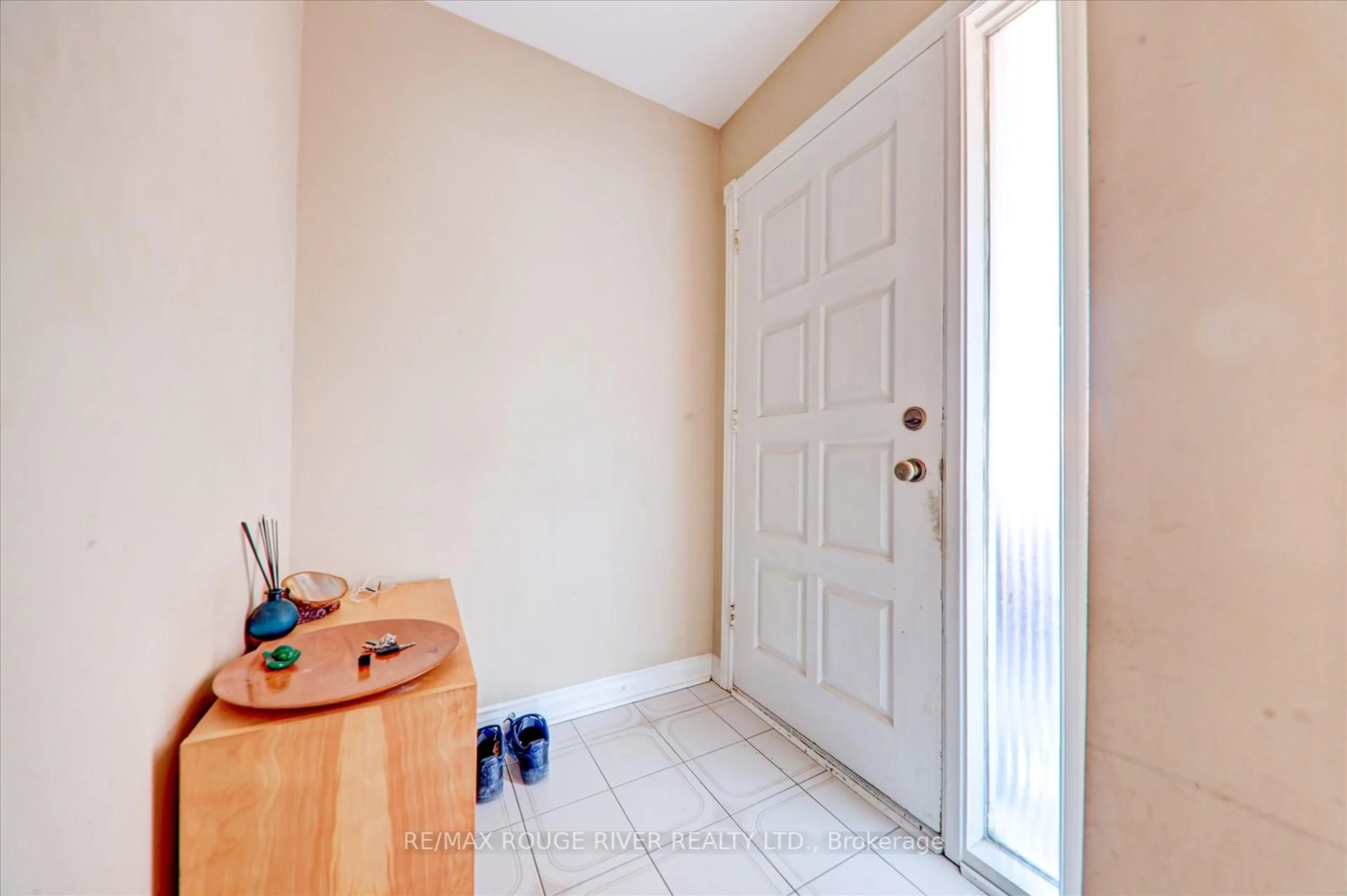 Indoor entryway for 23 Jackman Cres, Vaughan Ontario L4L 6P3