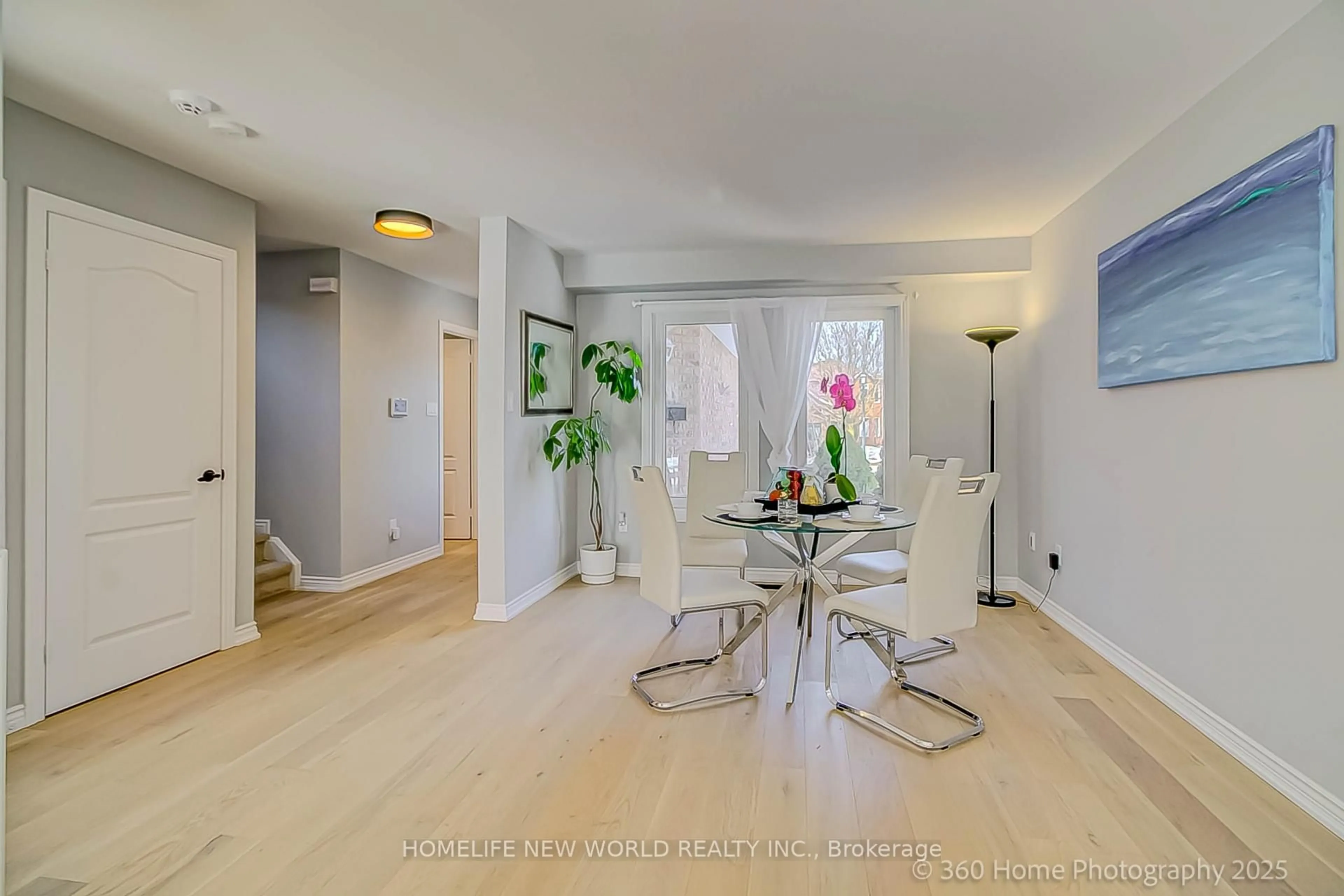 Unknown for 350 Pickering Cres, Newmarket Ontario L3Y 8G7