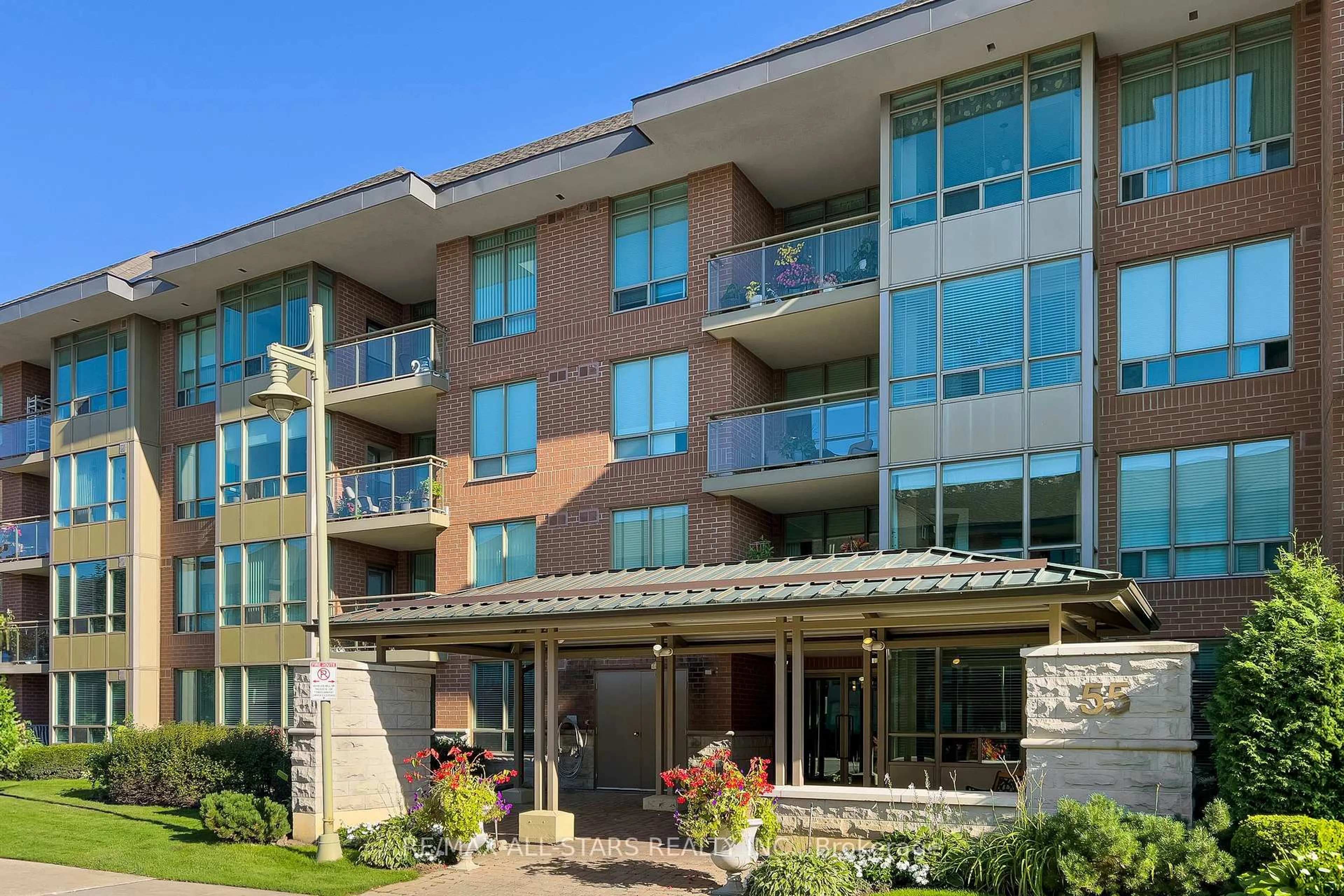 Patio, building for 55 The Boardwalk Way #109, Markham Ontario L6E 1B7
