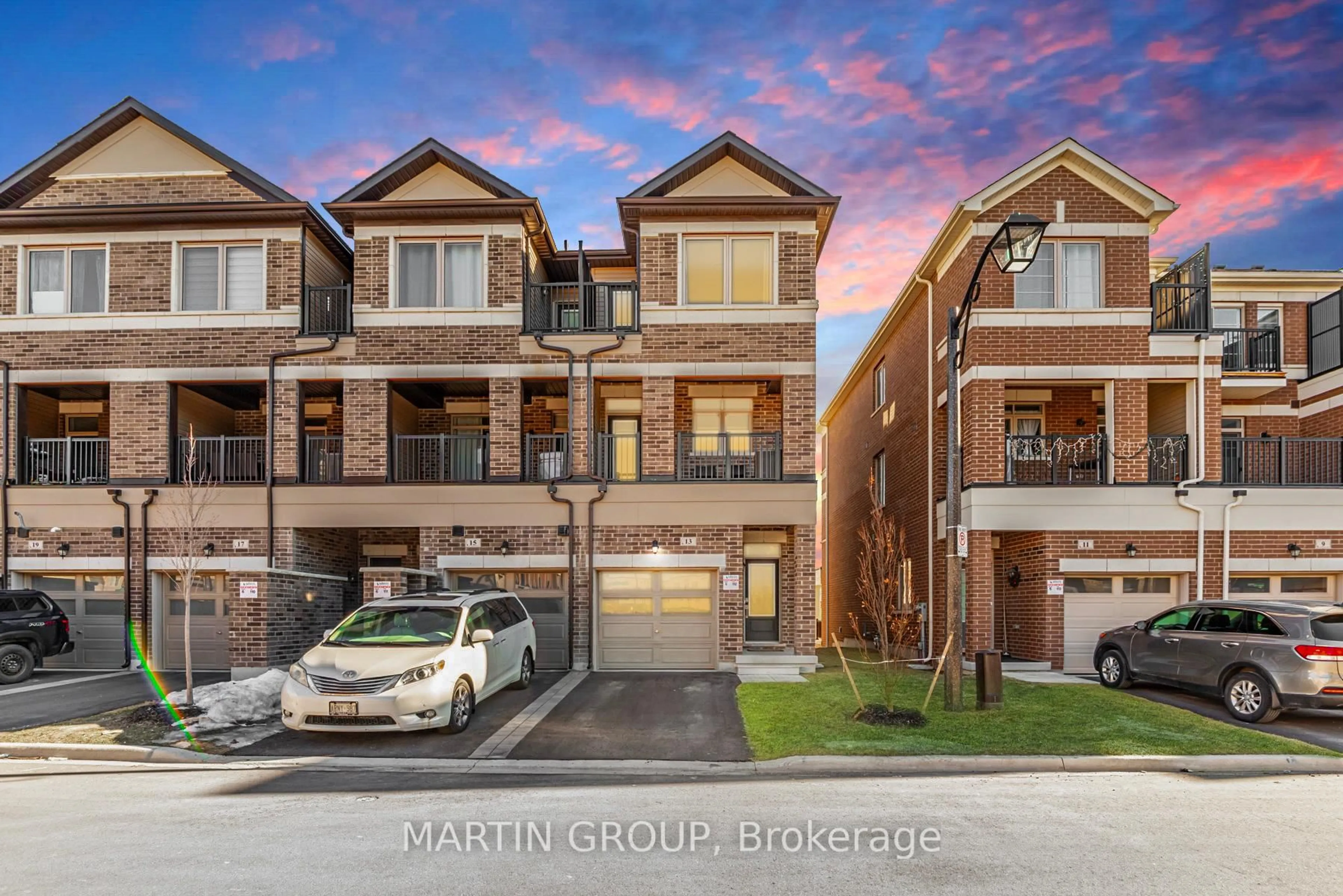 A pic from outside/outdoor area/front of a property/back of a property/a pic from drone, street for 13 Carneros Way, Markham Ontario L6B 1R2