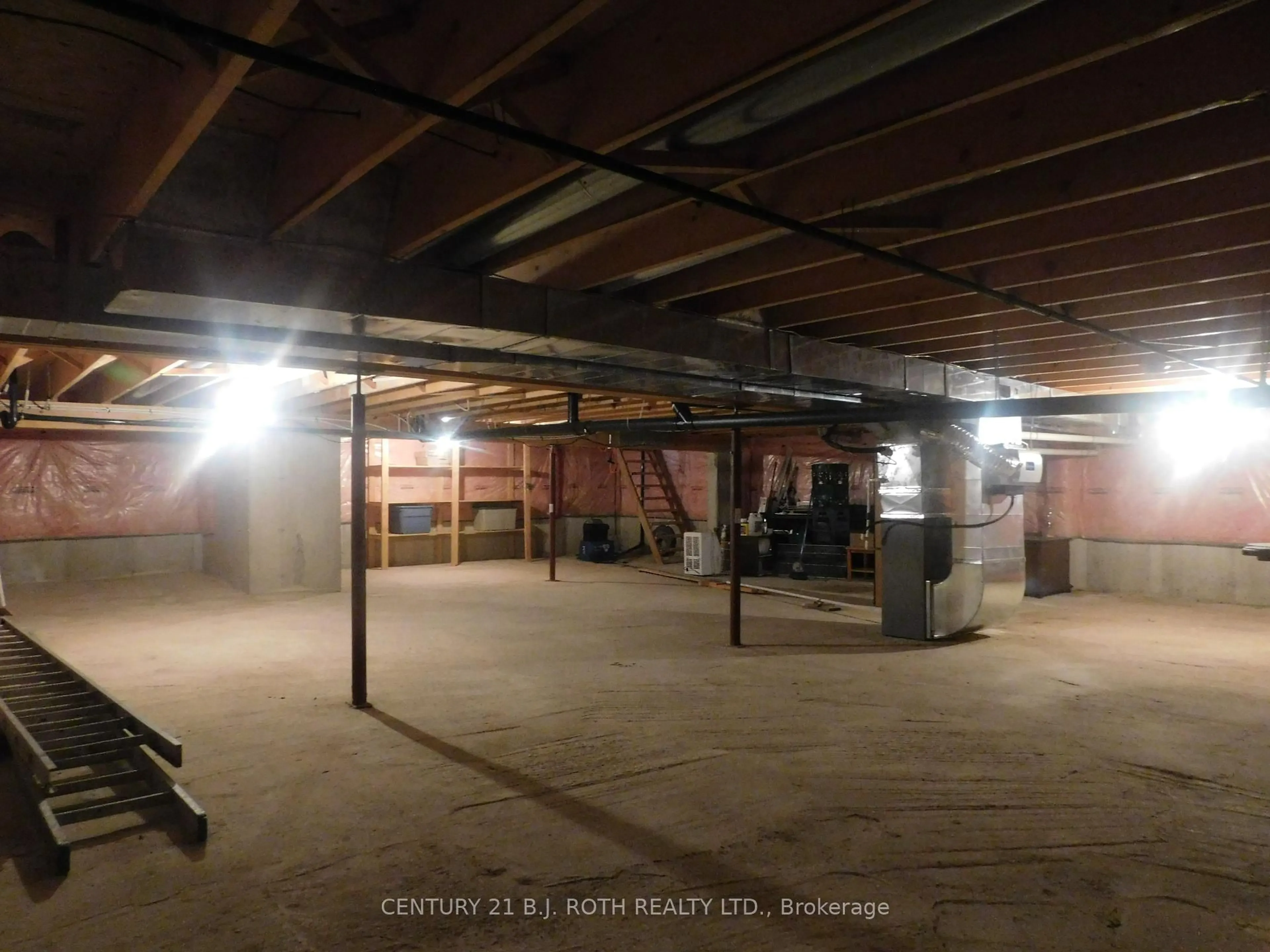 Indoor garage for 22 Trellis Lane, Innisfil Ontario L9S 1N3