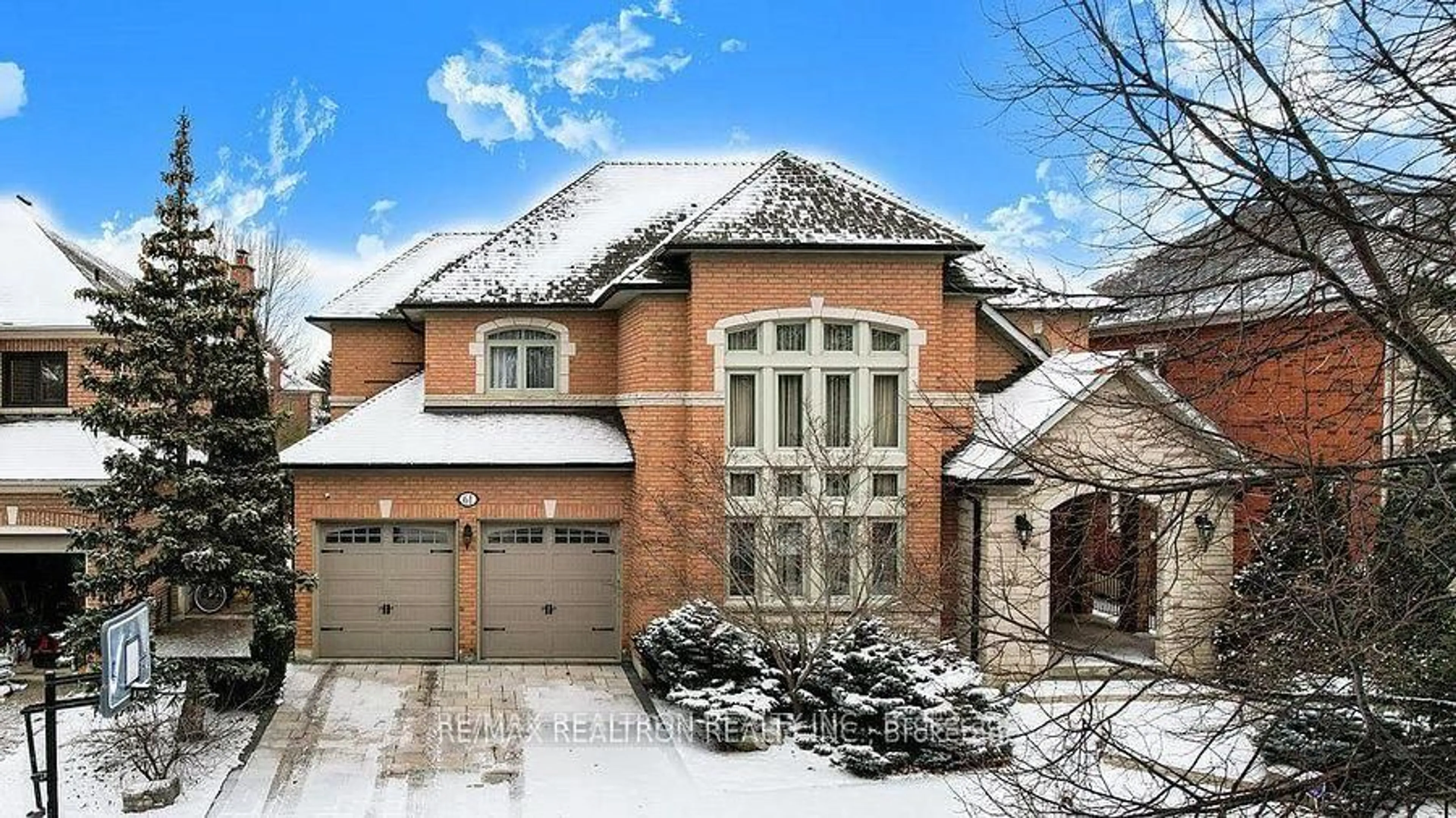 Home with brick exterior material, street for 61 Graydon Cres, Richmond Hill Ontario L4B 3V9