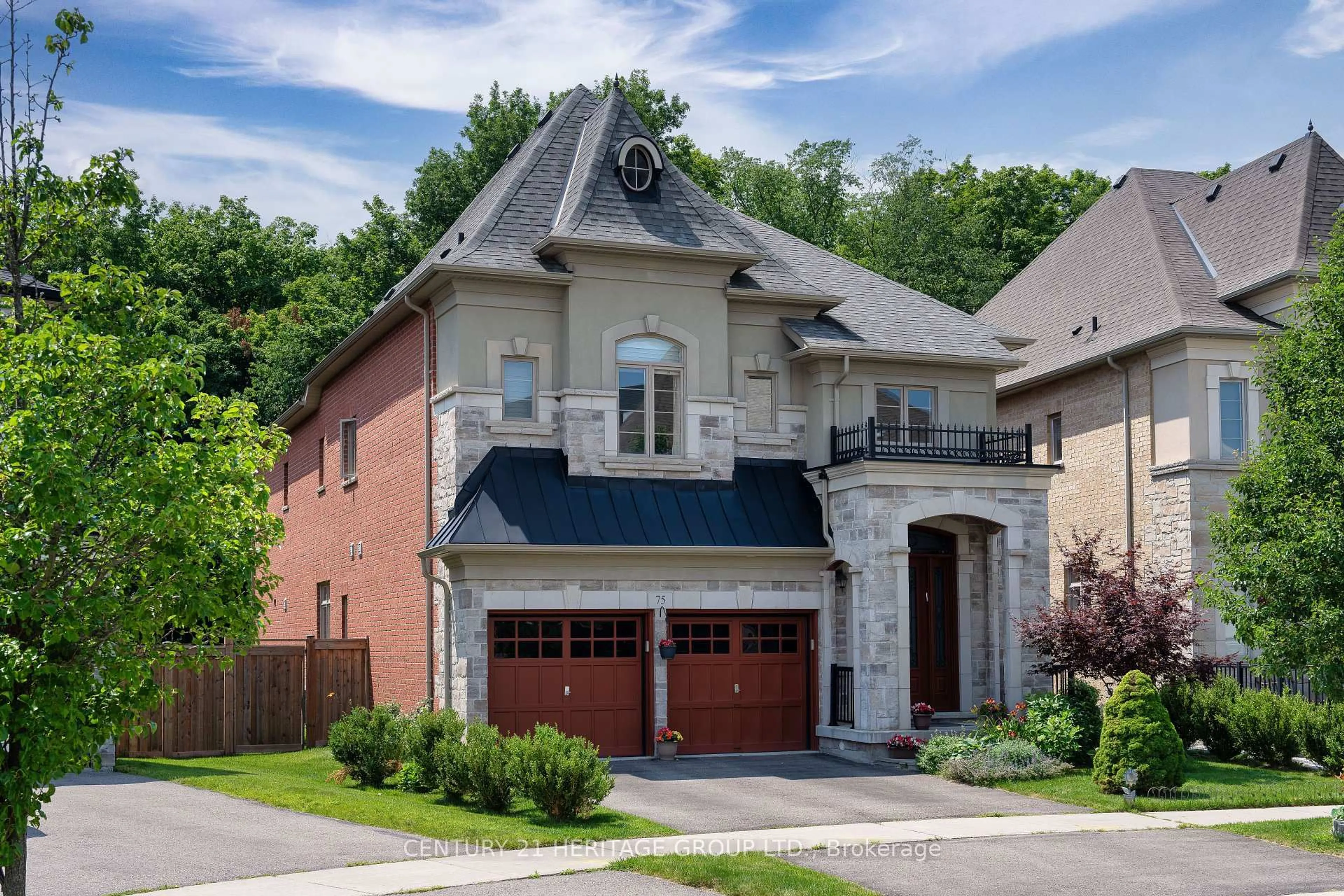 Home with brick exterior material, street for 75 Strawbridge Farm Dr, Aurora Ontario L4G 0T9