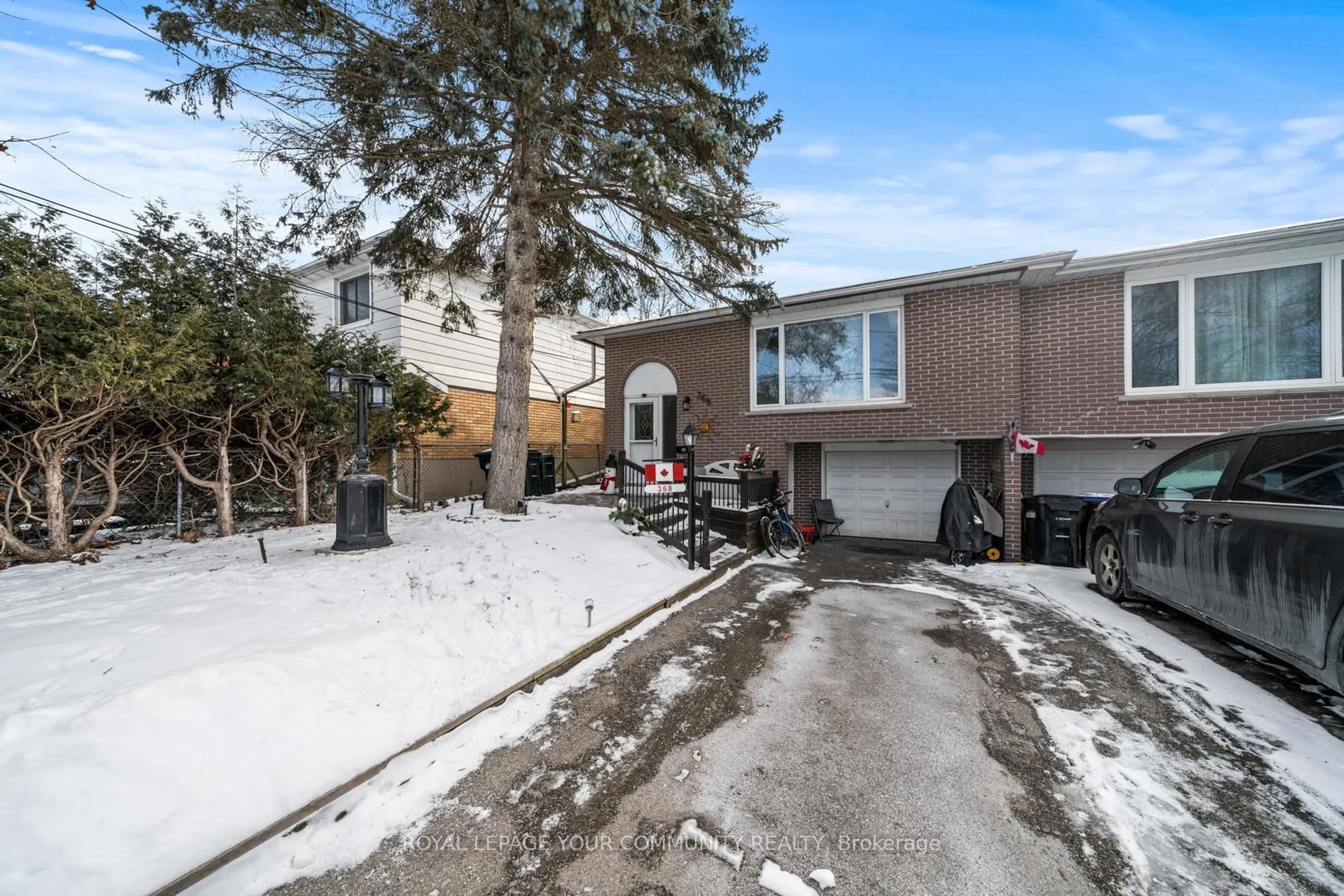 A pic from outside/outdoor area/front of a property/back of a property/a pic from drone, street for 368 Agar Ave, Bradford West Gwillimbury Ontario L3Z 1H5