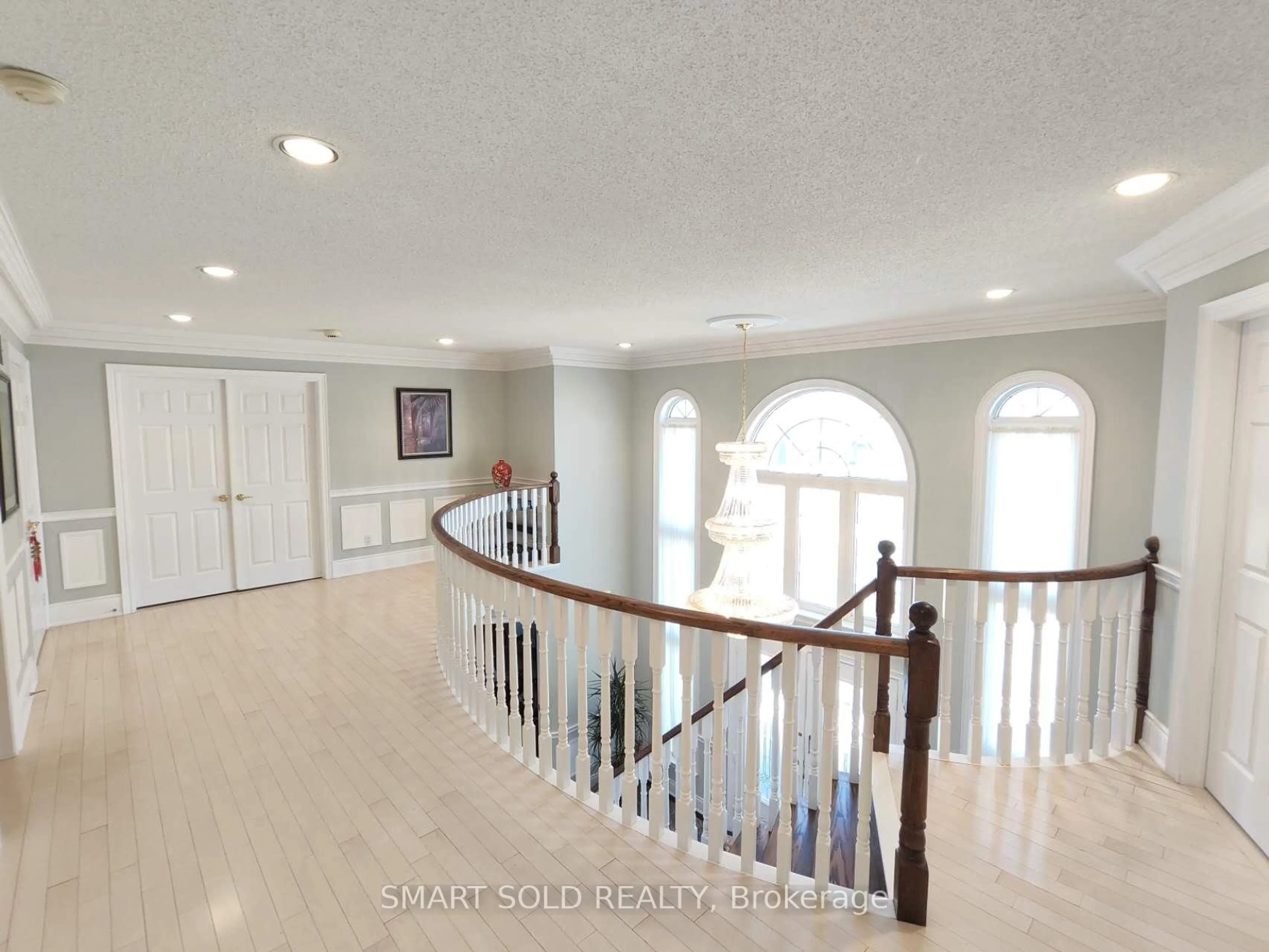 Indoor foyer for 67 Chantilly Cres, Richmond Hill Ontario L4C 0K1