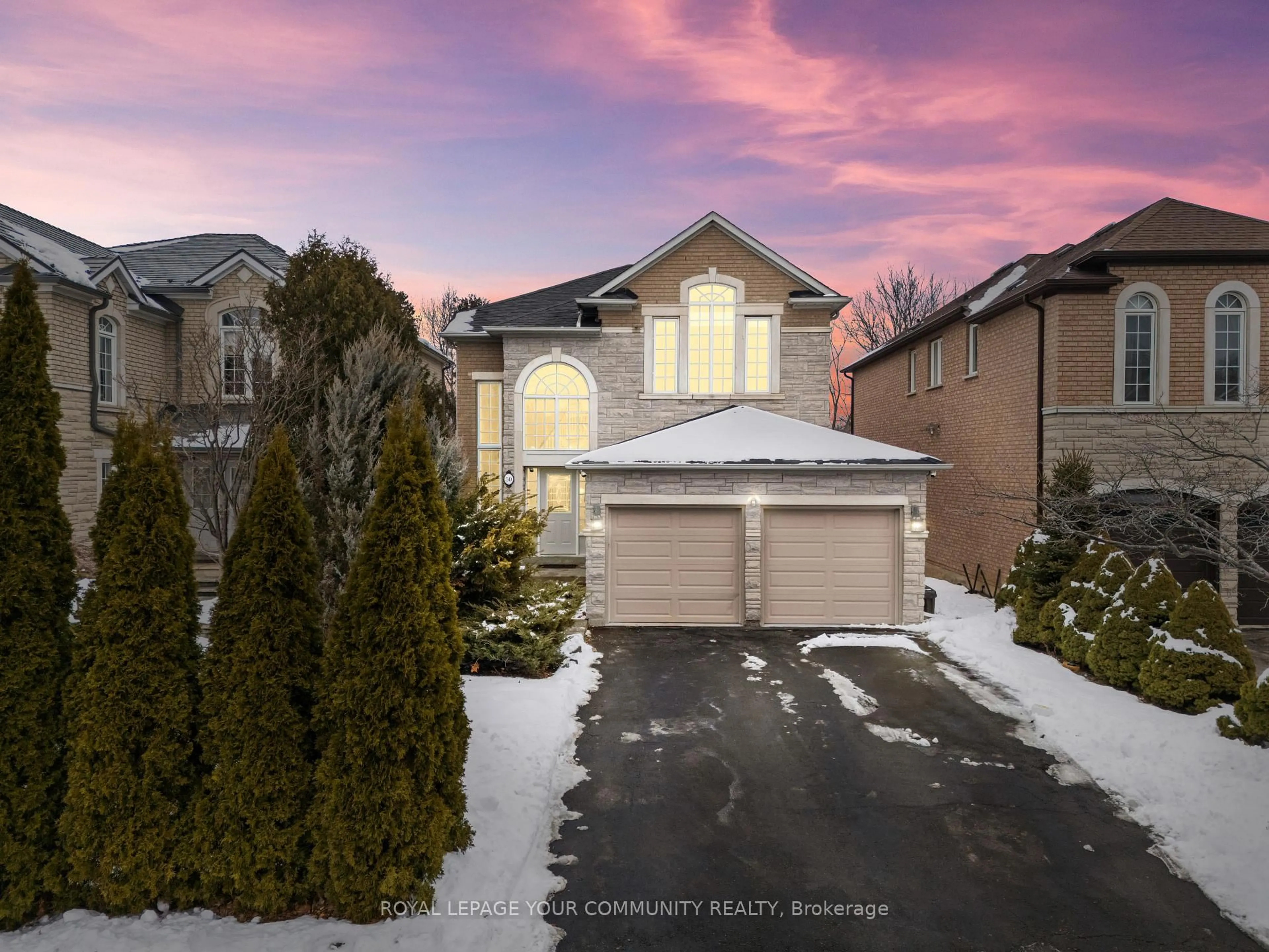 A pic from outside/outdoor area/front of a property/back of a property/a pic from drone, street for 50 Valley Ridge Ave, Richmond Hill Ontario L4S 1Y1