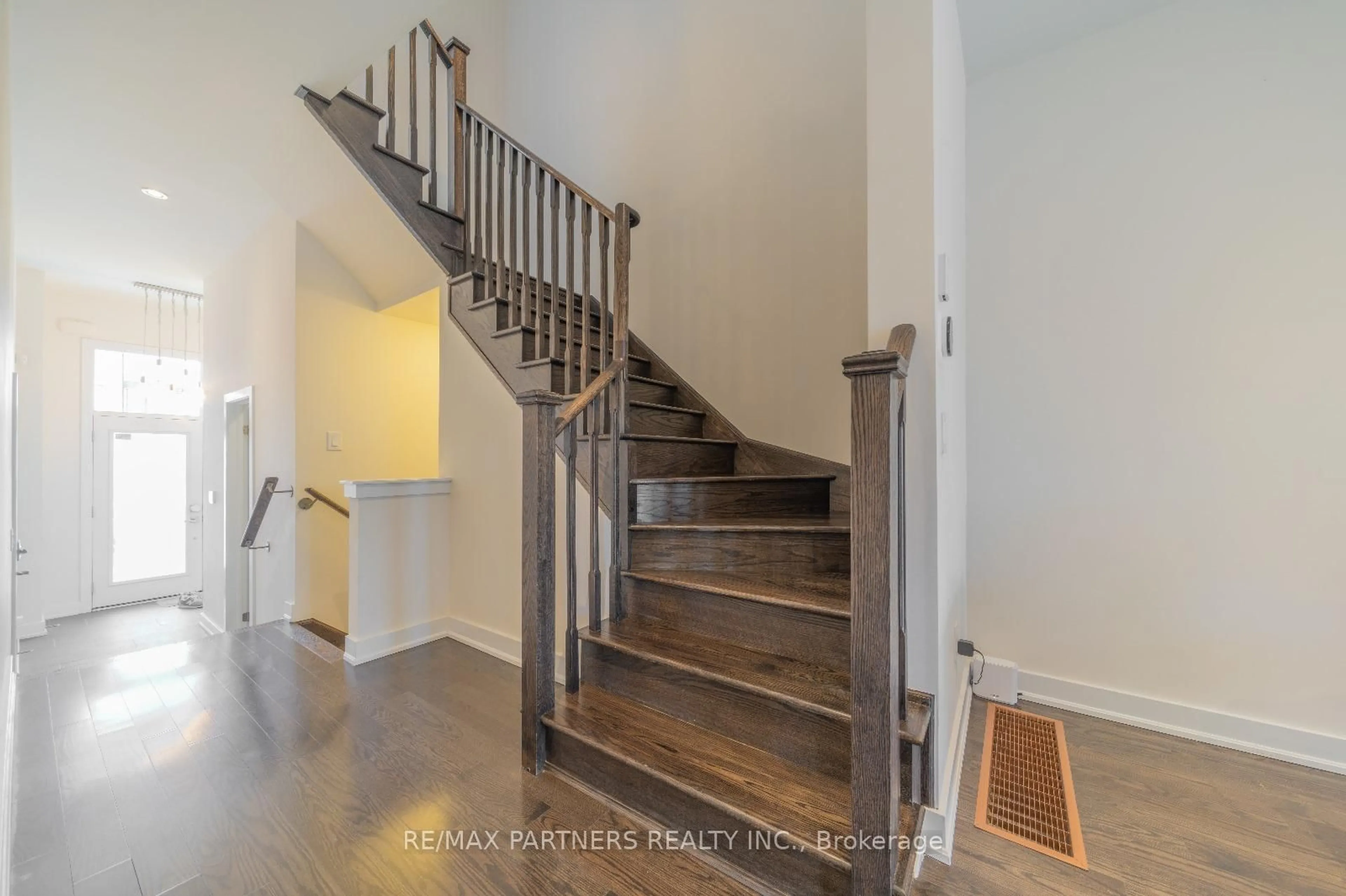 Stairs for 43 Dariole Dr, Richmond Hill Ontario L4E 0Z2