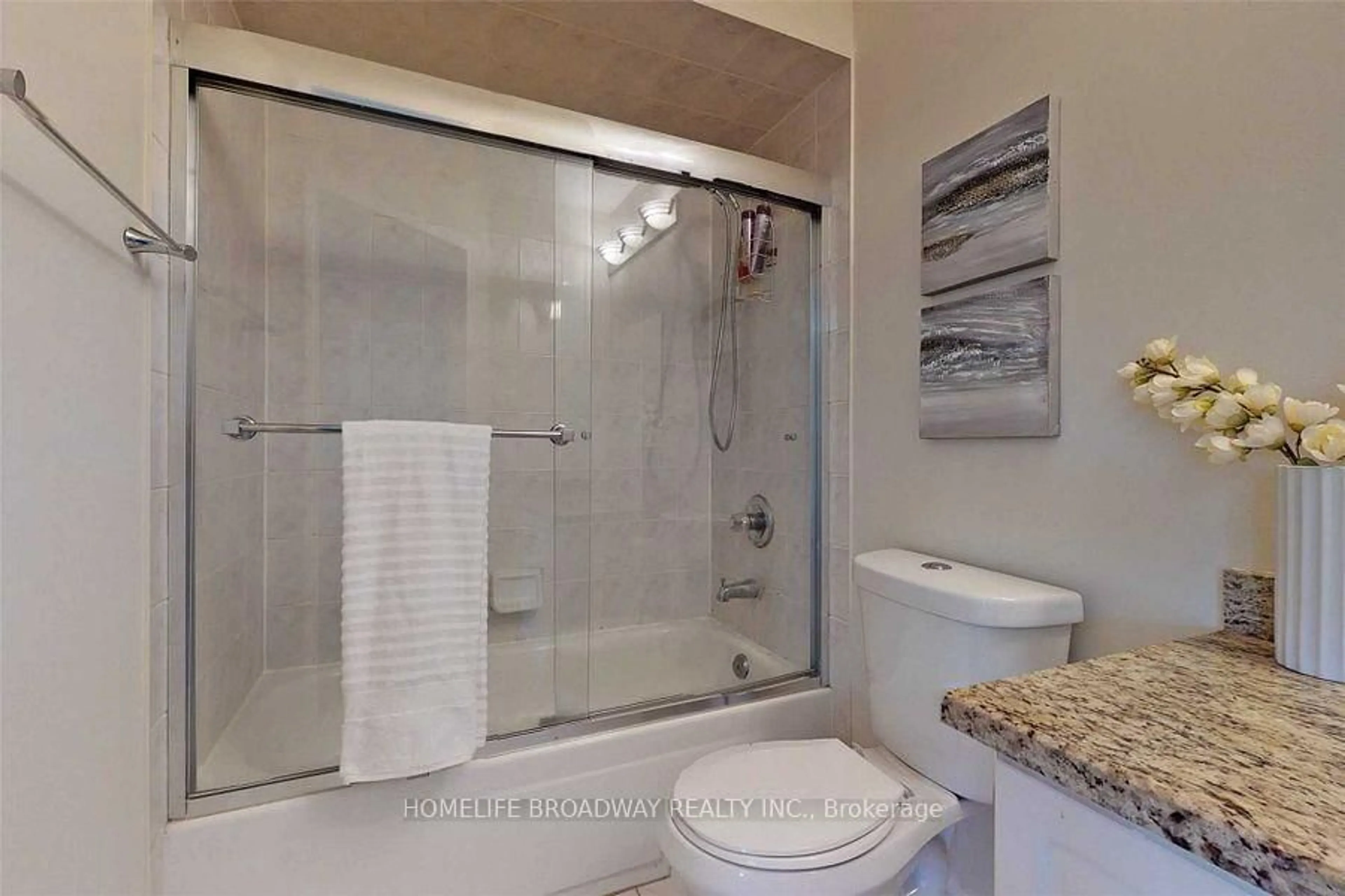 Standard bathroom, ceramic/tile floor for 39 Horstman St, Markham Ontario L3S 4G4
