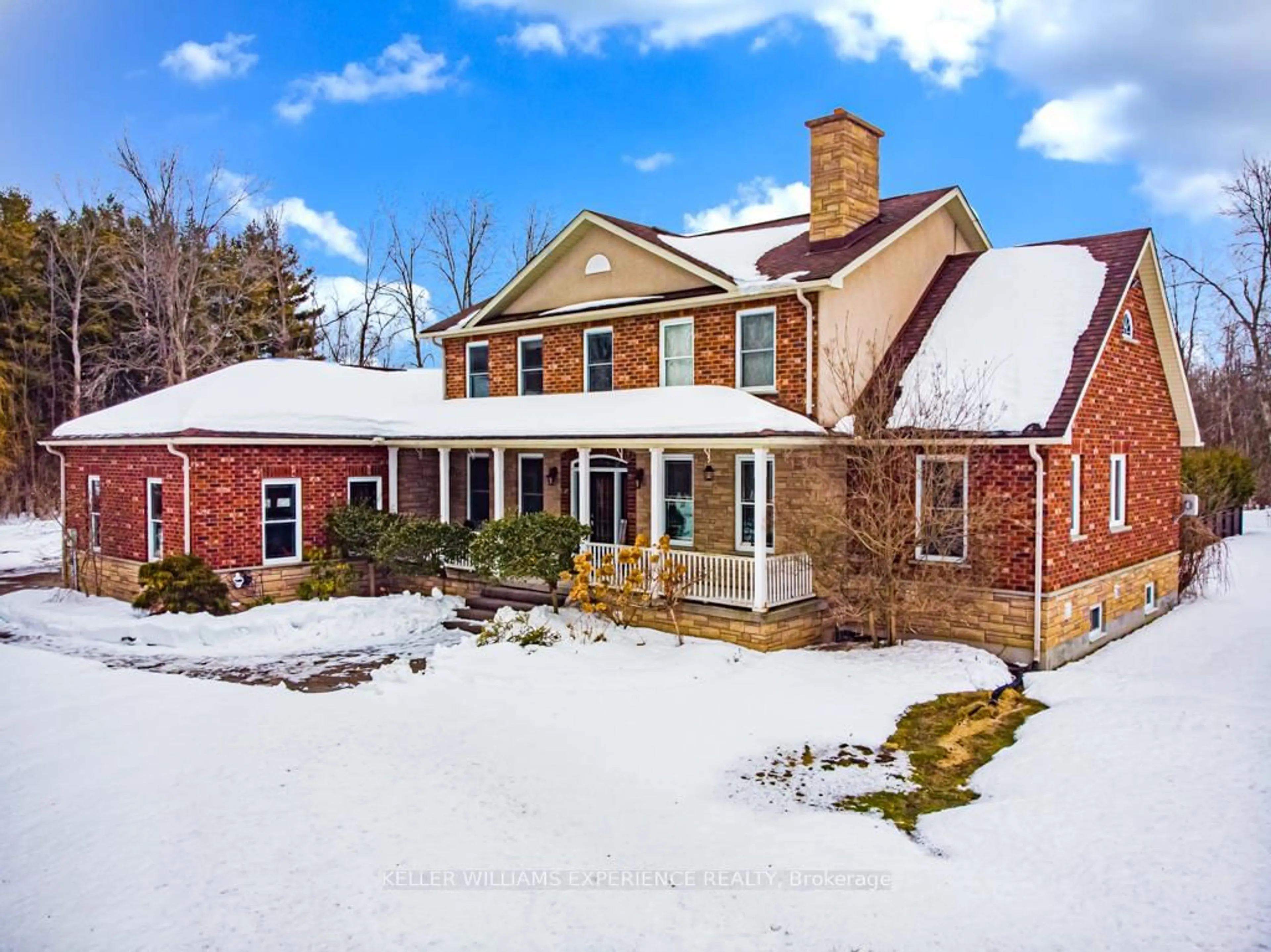 A pic from outside/outdoor area/front of a property/back of a property/a pic from drone, street for 1775 9th Line, Innisfil Ontario L9S 3Y3