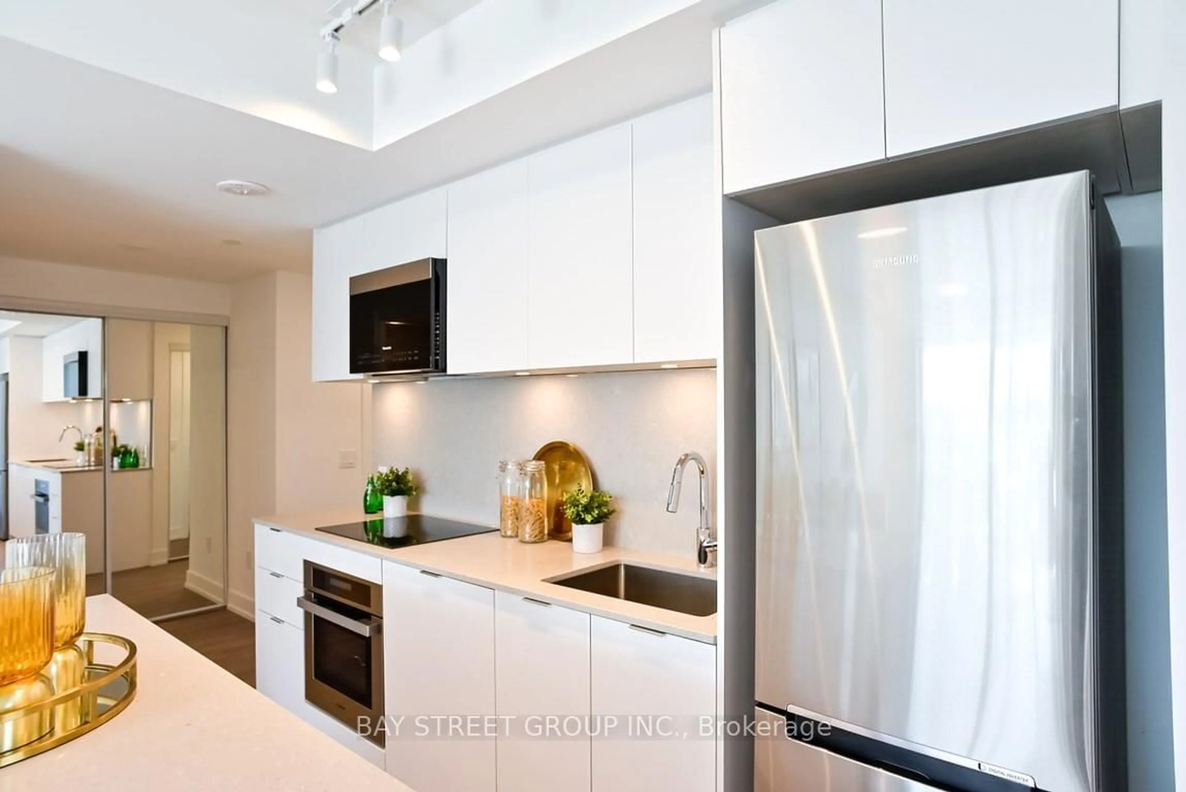 Contemporary kitchen, unknown for 8 Cedarland Dr #519, Markham Ontario L6G 0H4