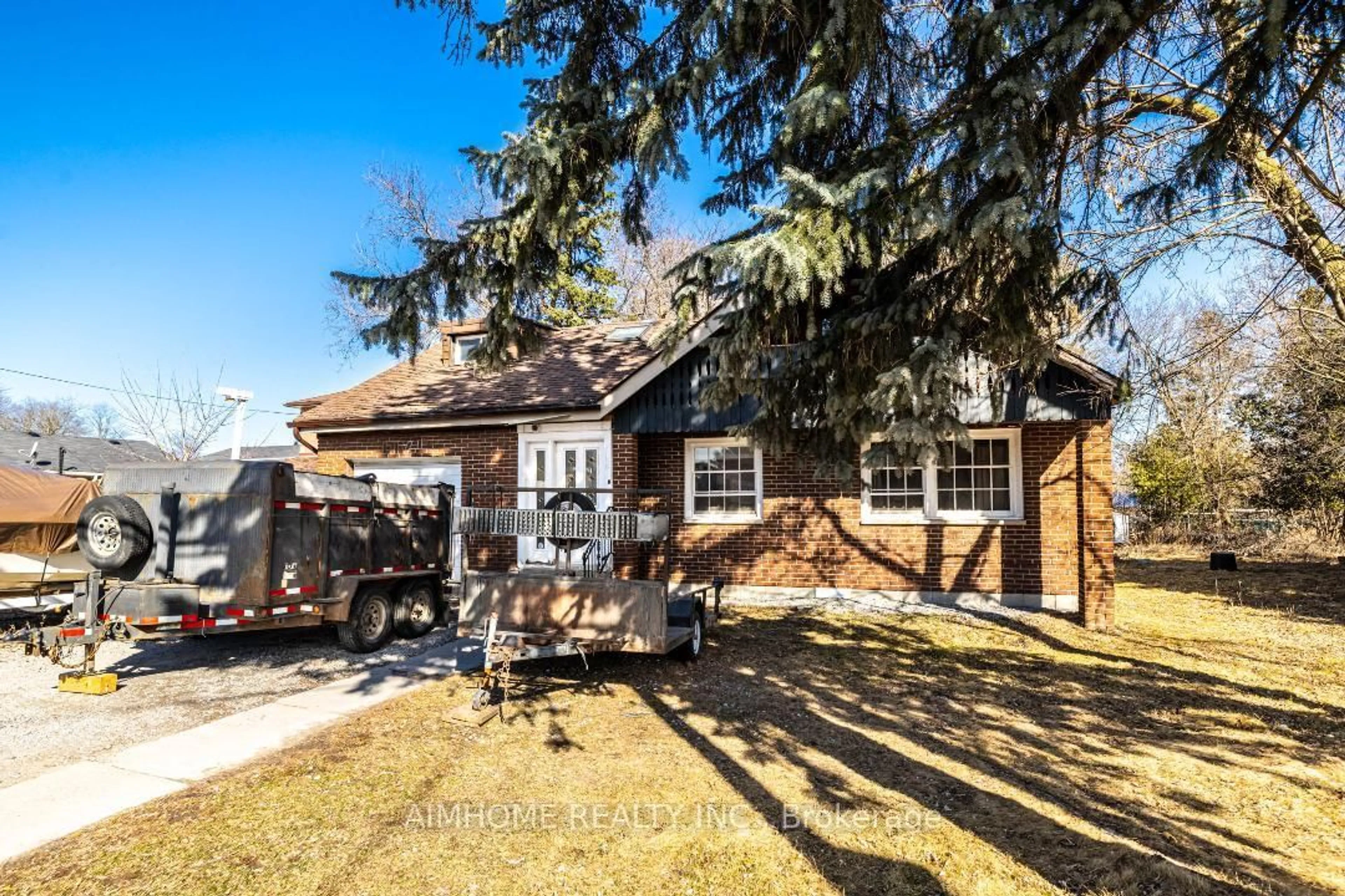 Home with brick exterior material, street for 180 King Rd, Richmond Hill Ontario L4E 2W1