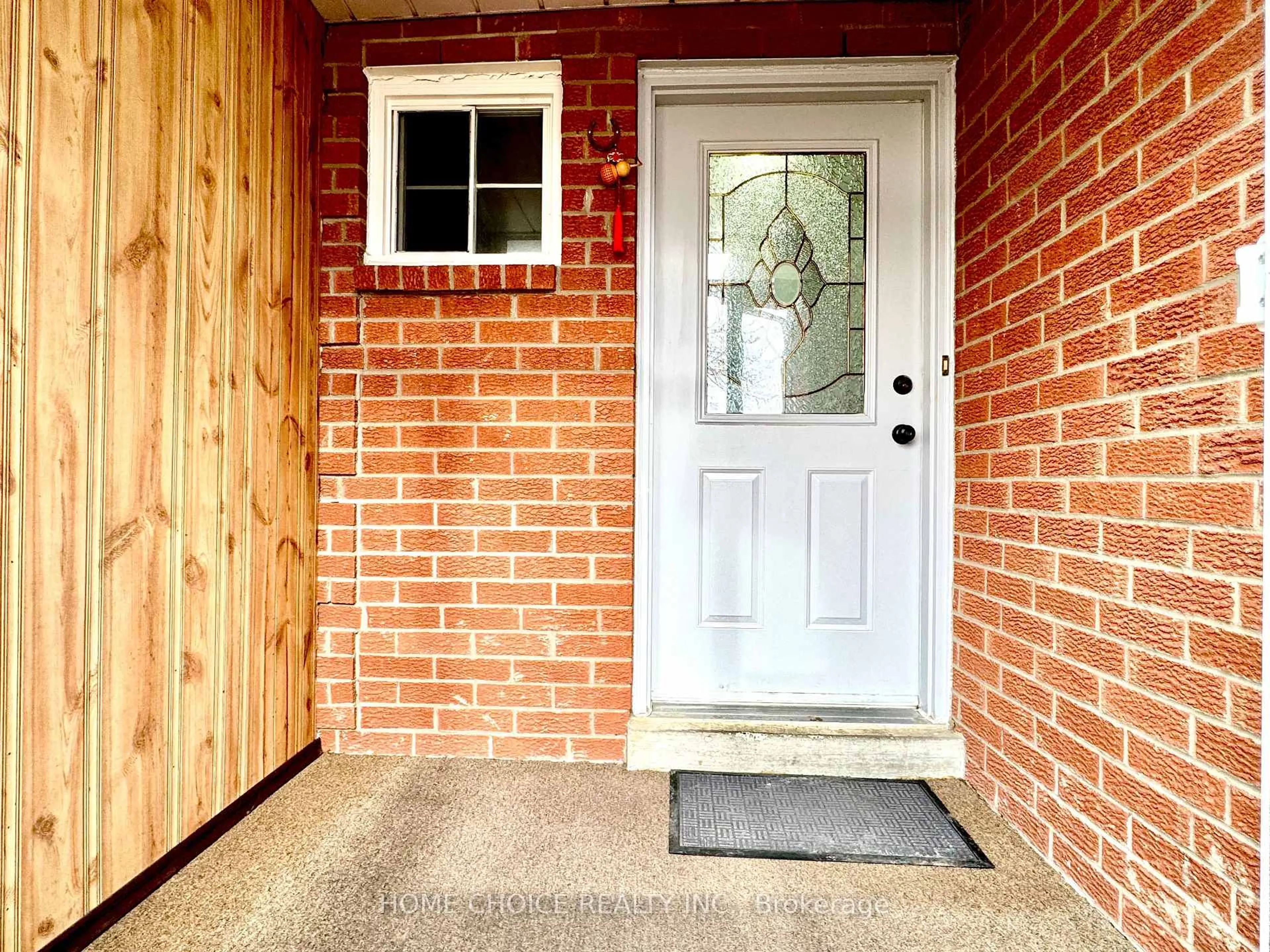 Indoor entryway for 29 Cog Hill Dr, Vaughan Ontario L4K 1M6