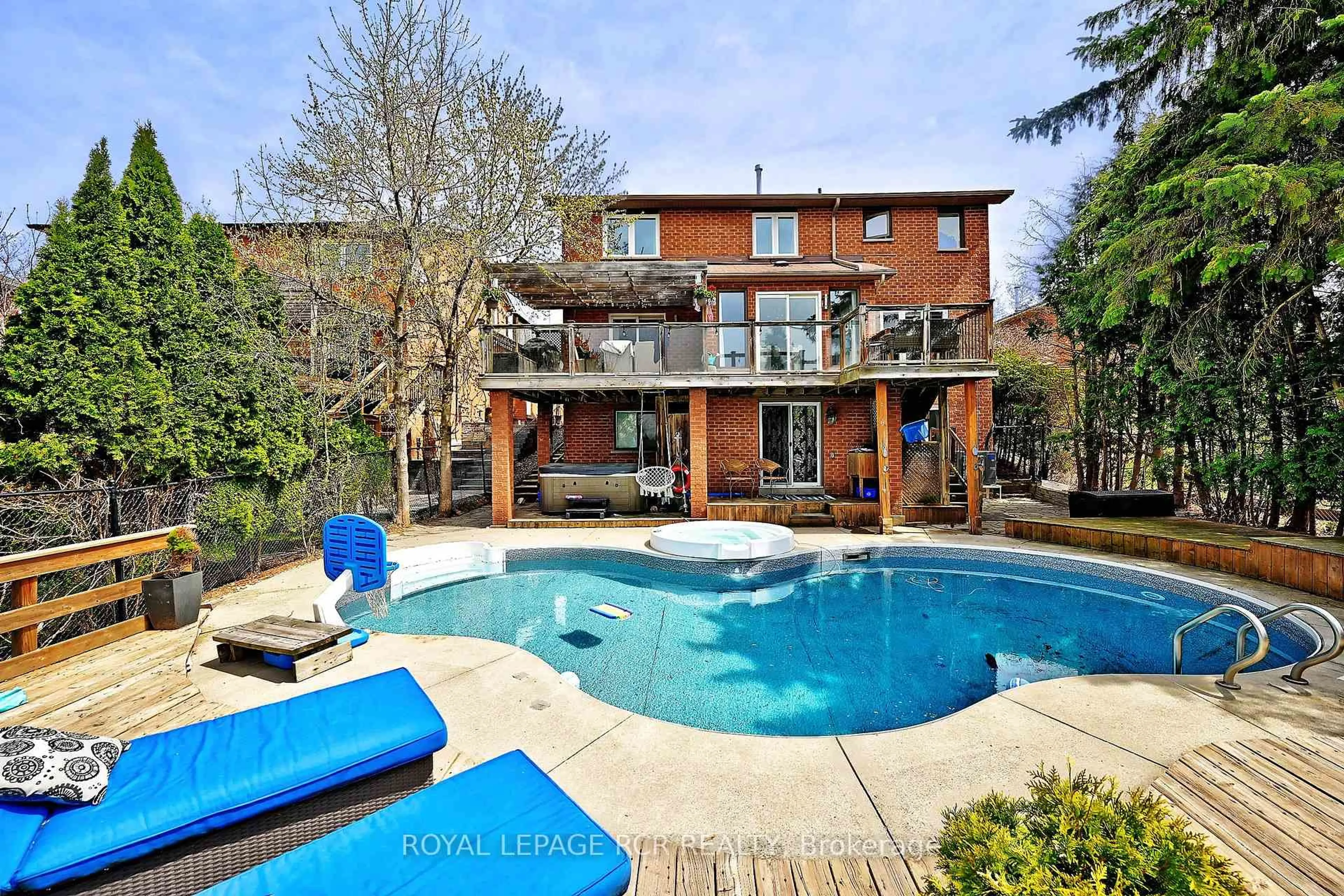 Pool for 67 Attridge Dr, Aurora Ontario L4G 6J4
