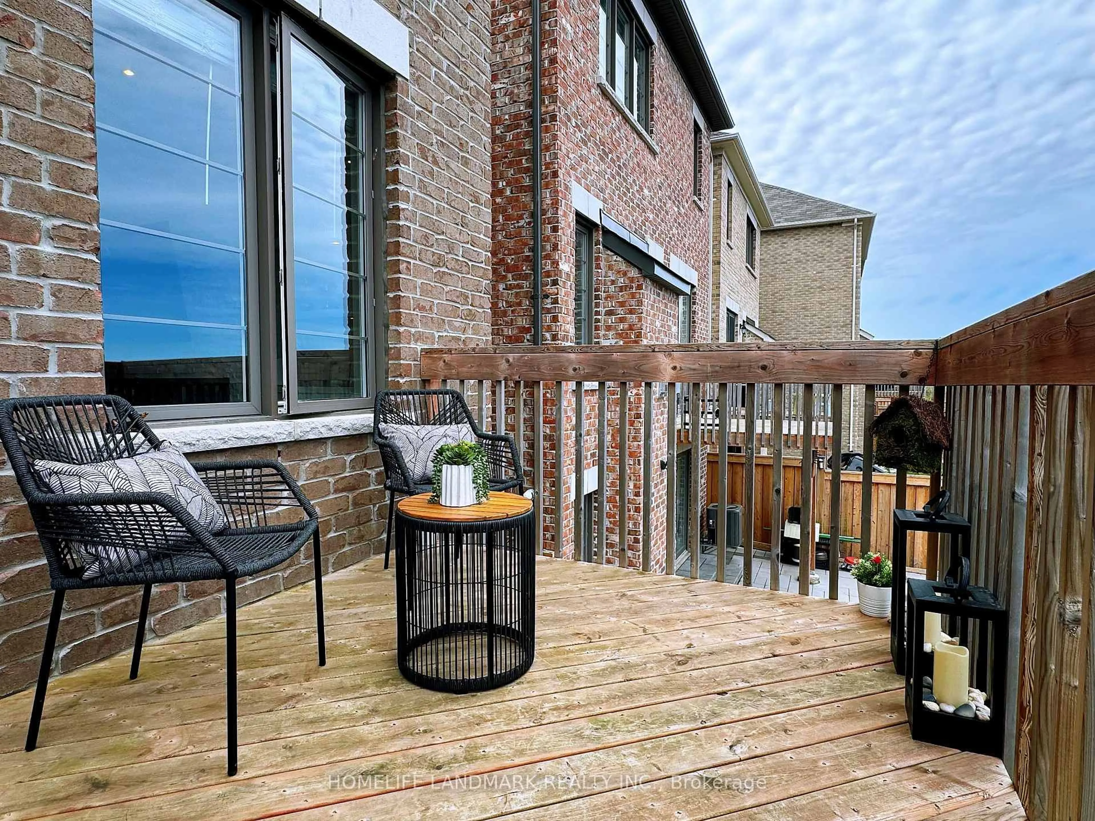 Patio, unknown for 88 Hartney Dr, Richmond Hill Ontario L4S 0J9
