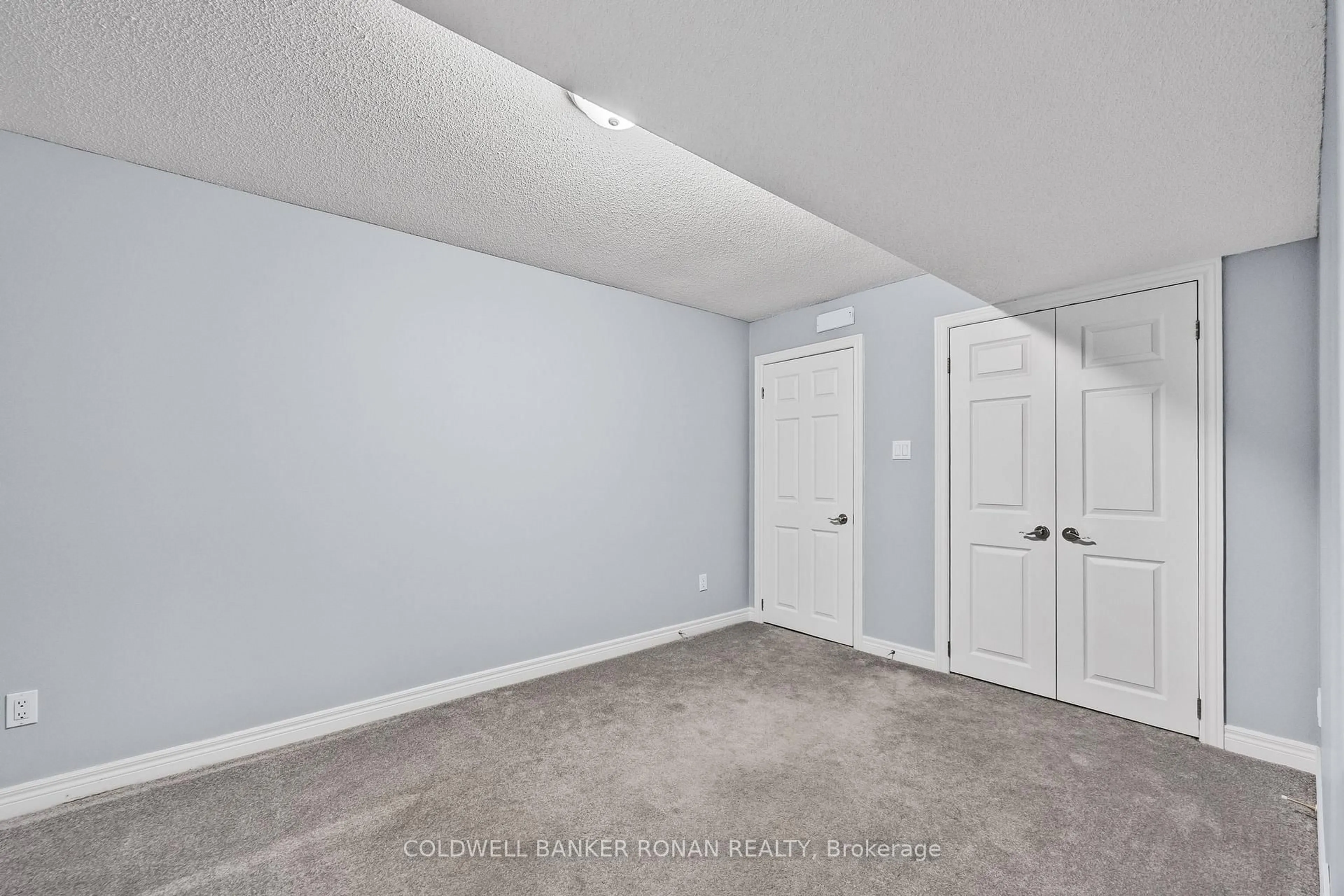 A pic of a room for 29 Briar Gate Way, New Tecumseth Ontario L9R 2A7