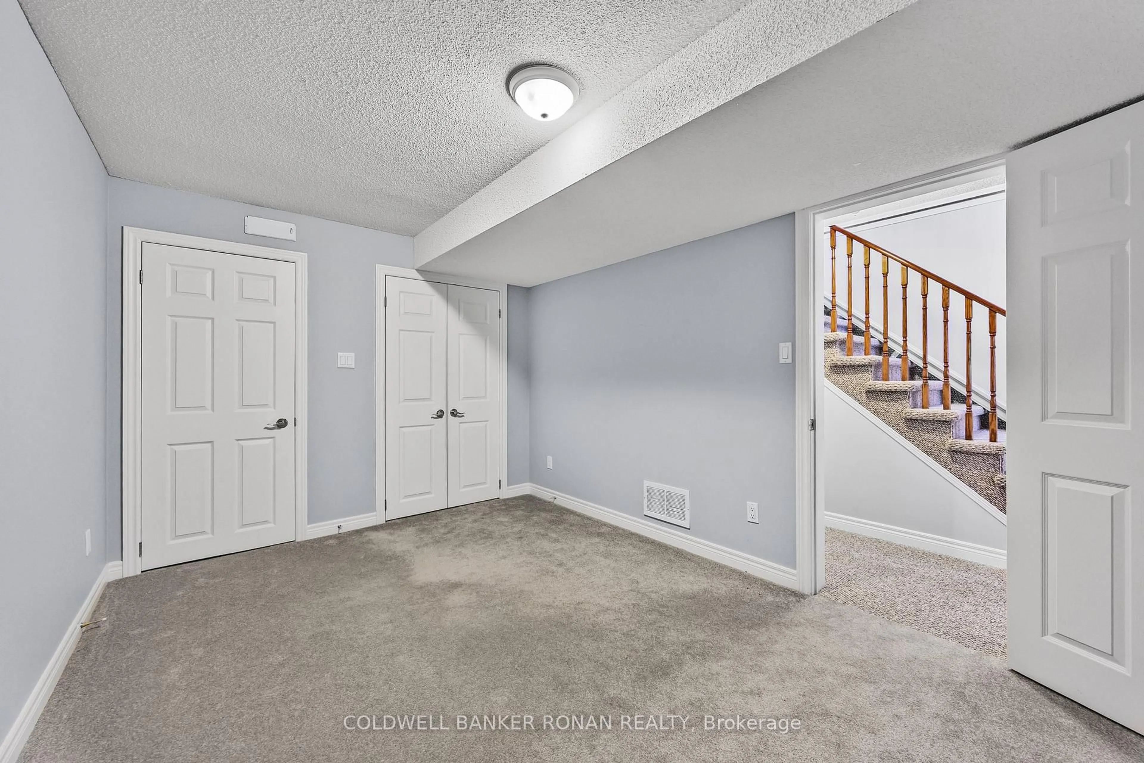 A pic of a room for 29 Briar Gate Way, New Tecumseth Ontario L9R 2A7