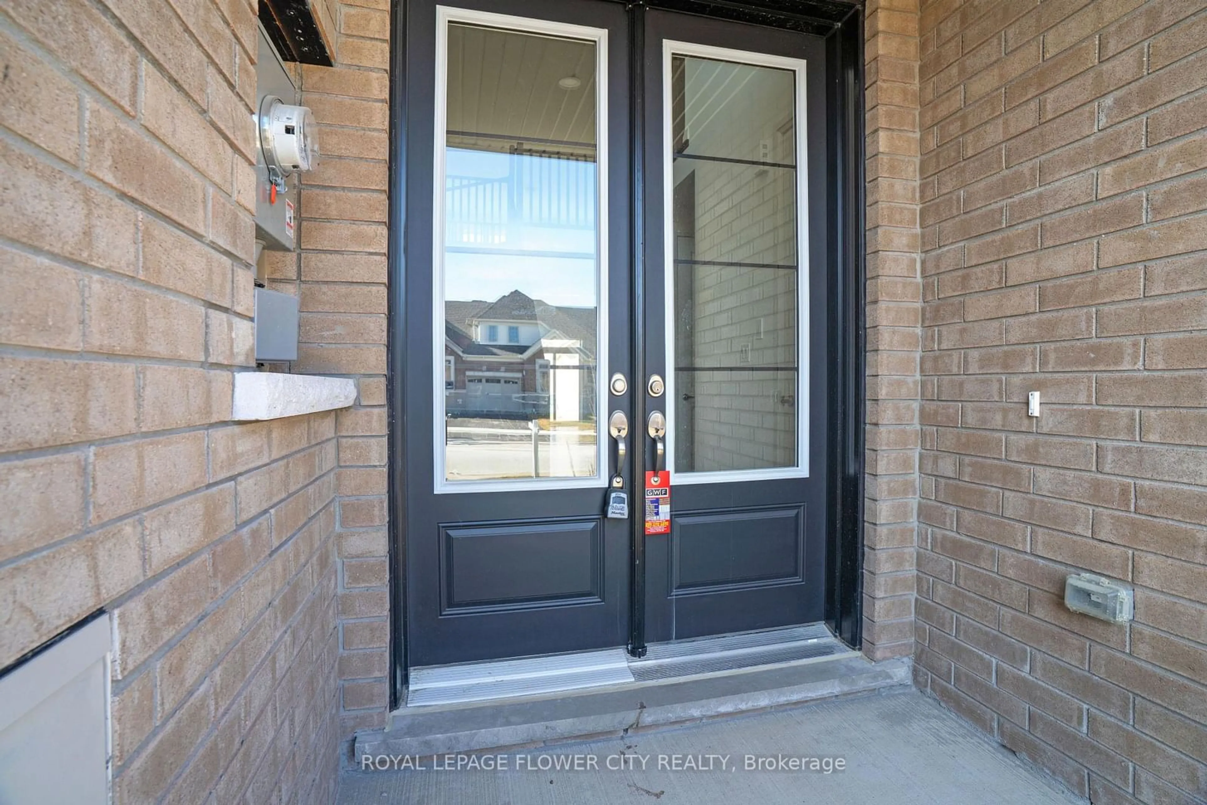 Indoor entryway for 9 Mayapple St, Adjala-Tosorontio Ontario L0G 1W0