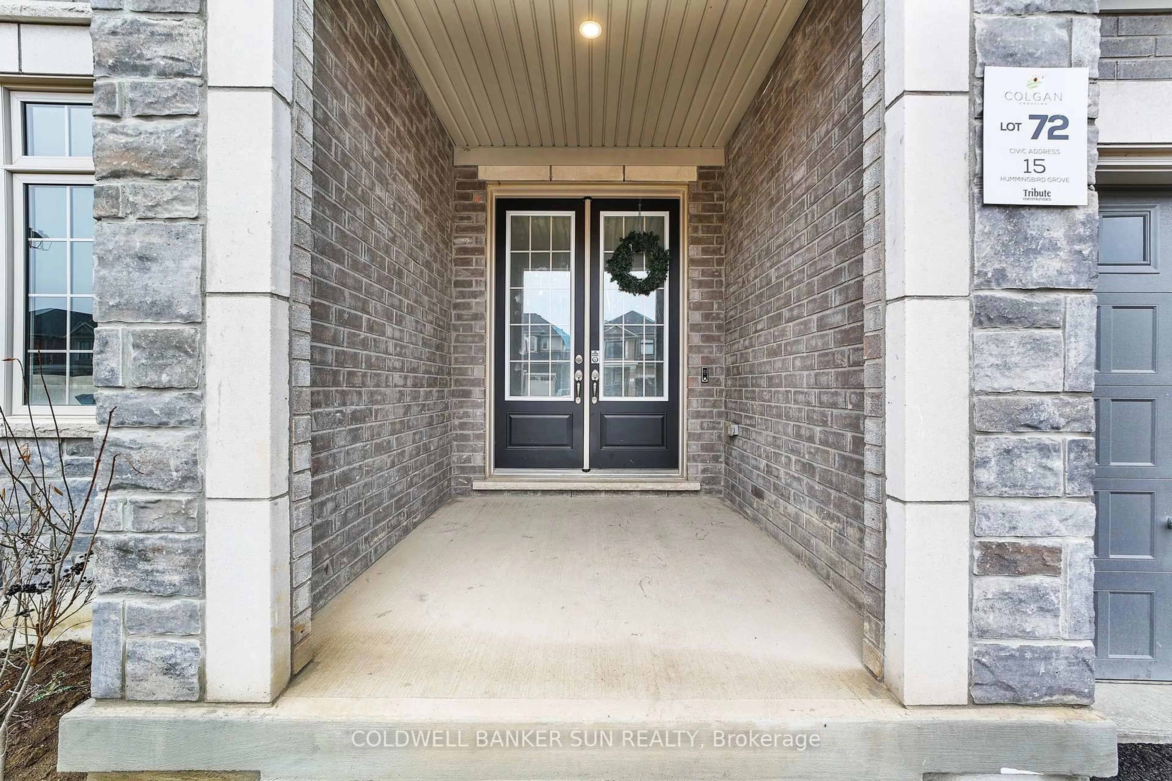 Indoor entryway for 15 Hummingbird Grve, Adjala-Tosorontio Ontario L0G 1W0