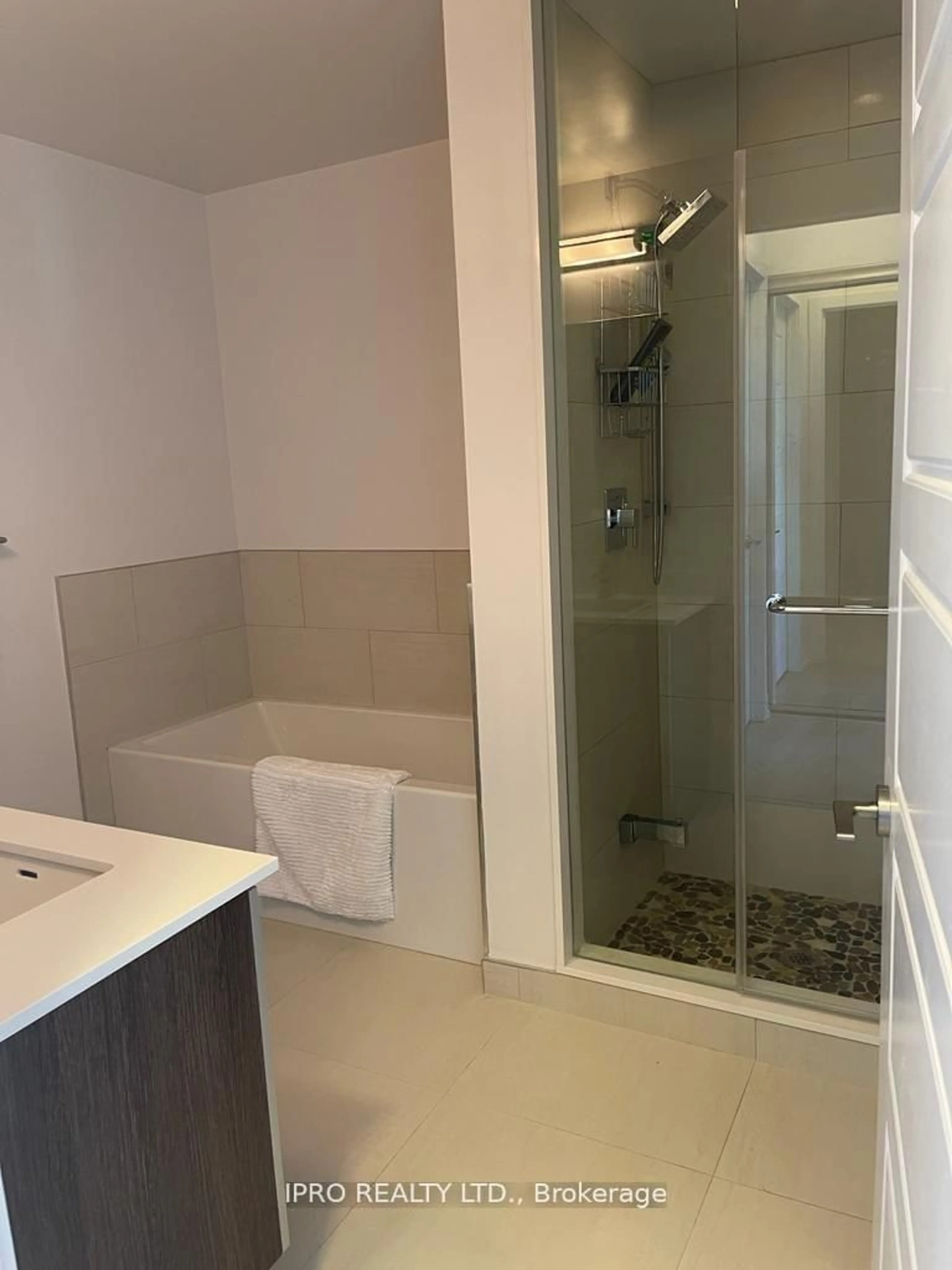 Standard bathroom, ceramic/tile floor for 271 Sea Ray Ave #B303, Innisfil Ontario L9S 0J4