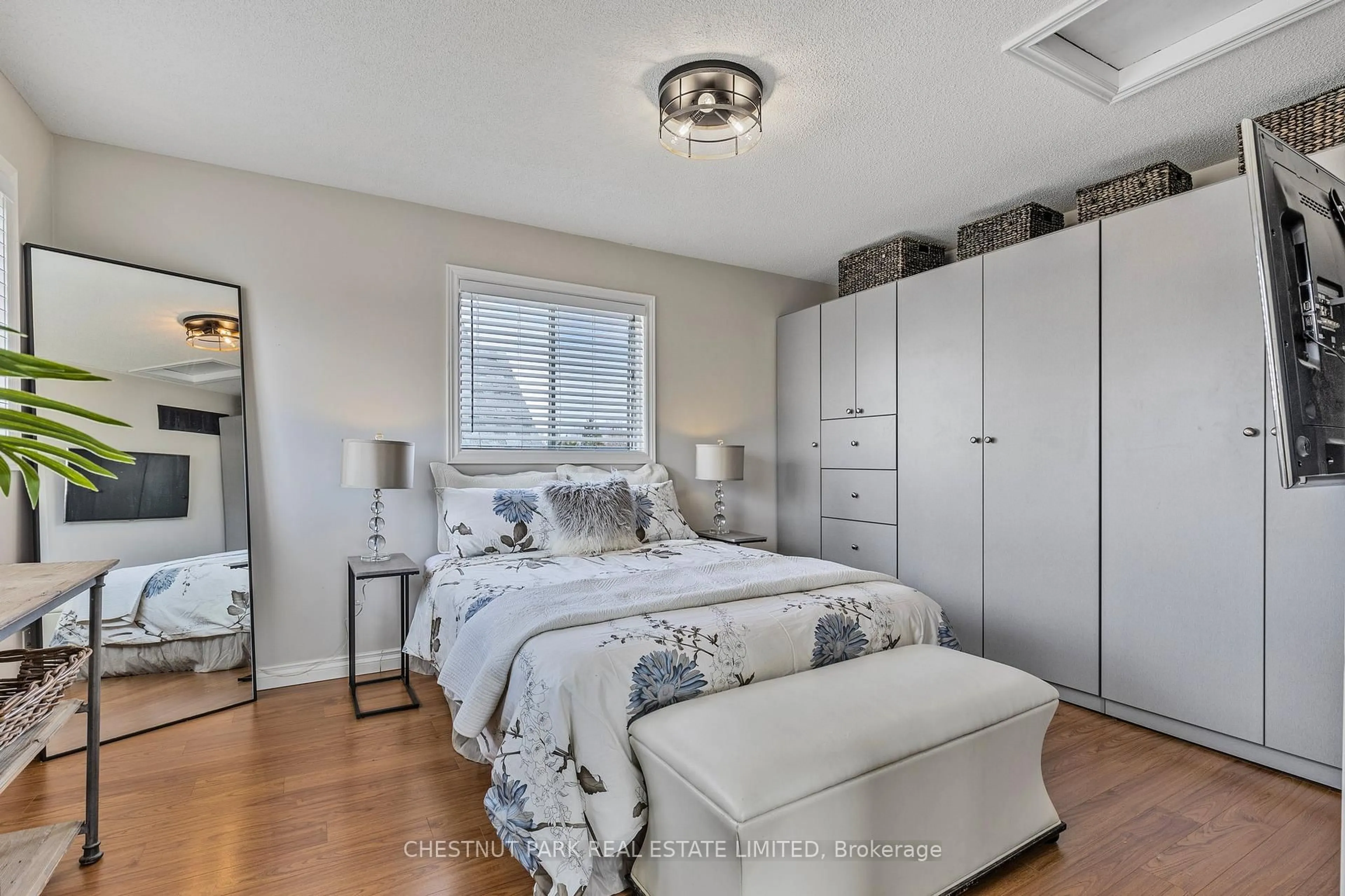 Bedroom with bed, unknown for 2270 Taylorwoods Blvd, Innisfil Ontario L9S 2E6
